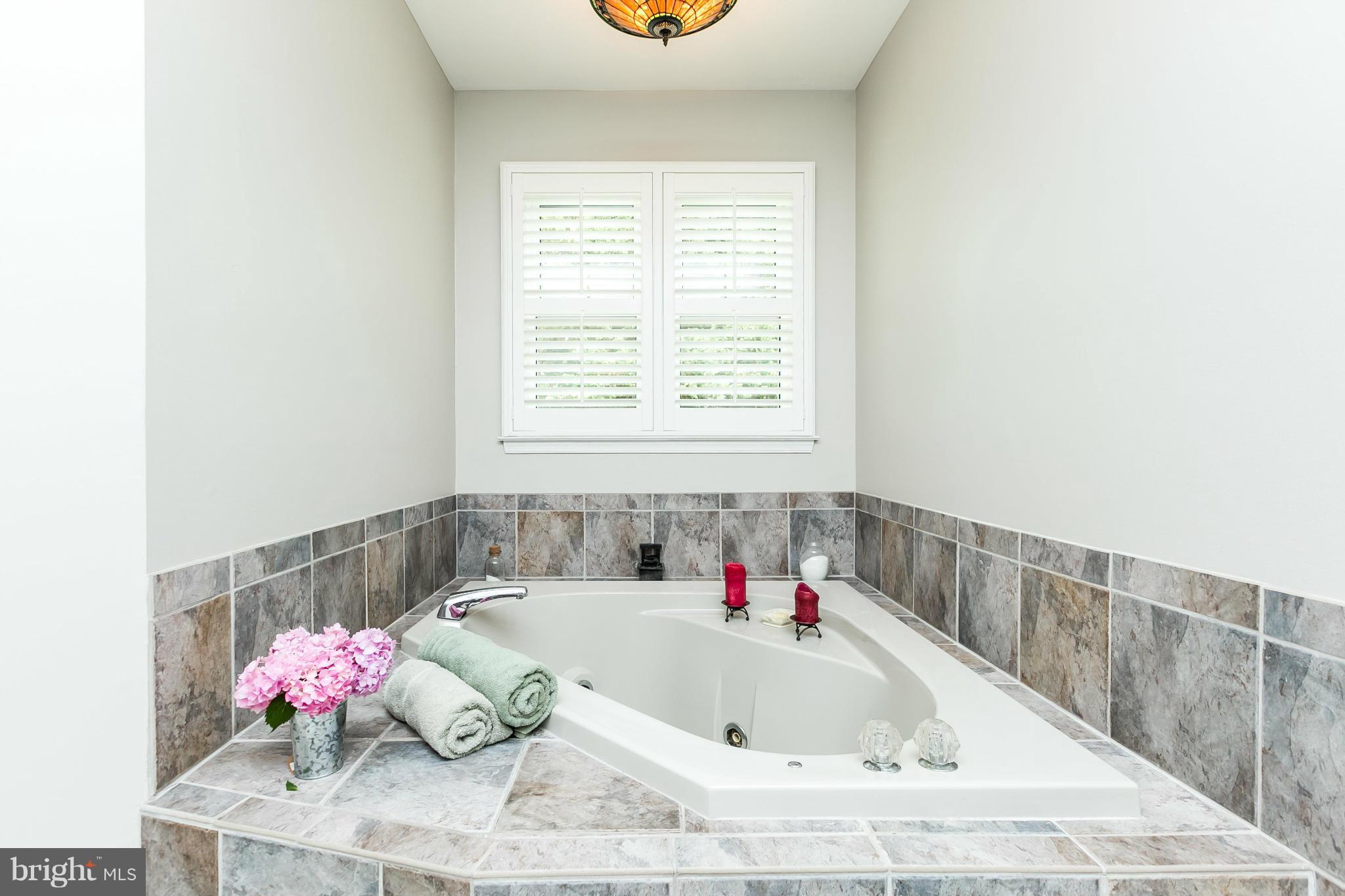 SHADOW POINT - Residential Lease