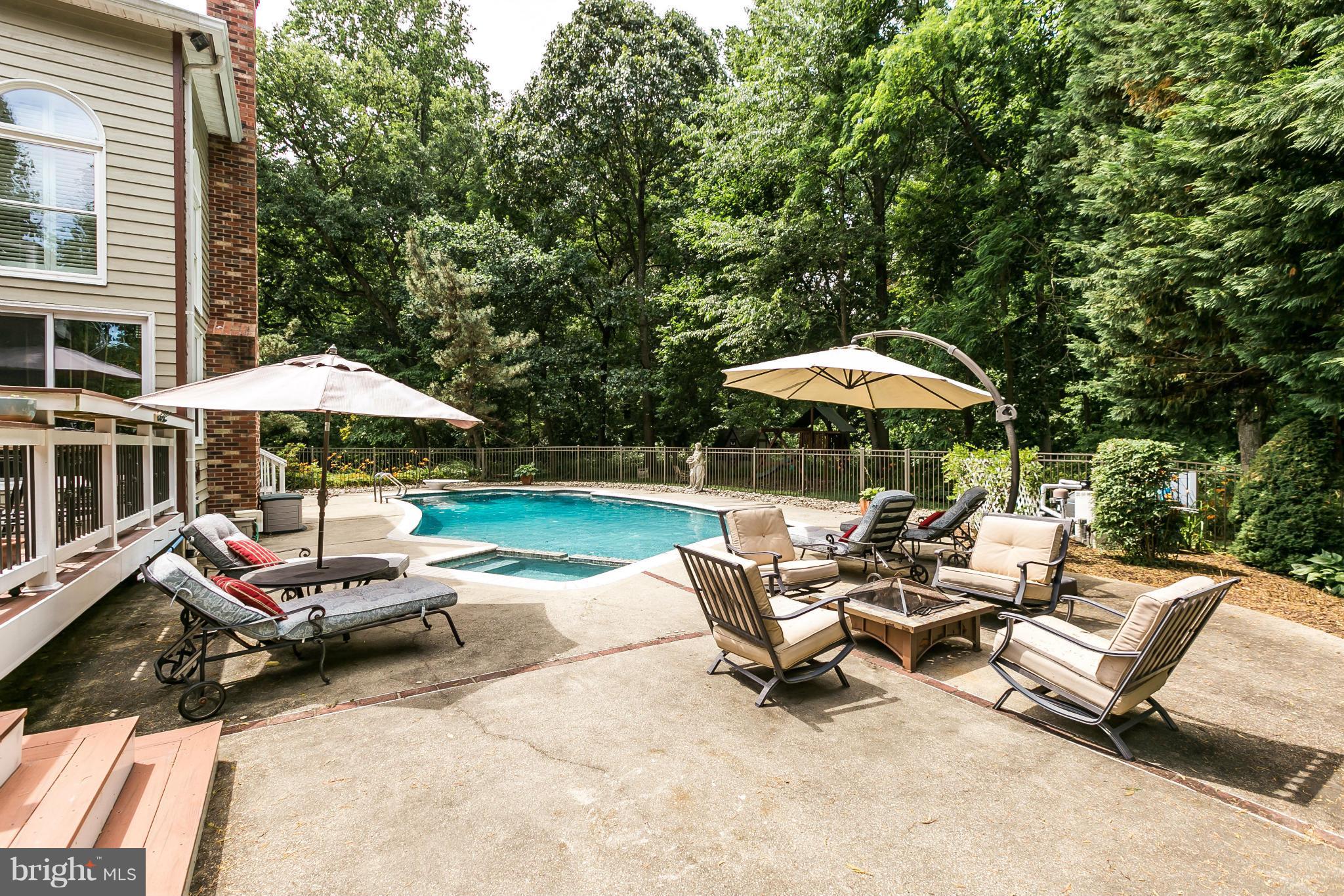 SHADOW POINT - Residential Lease