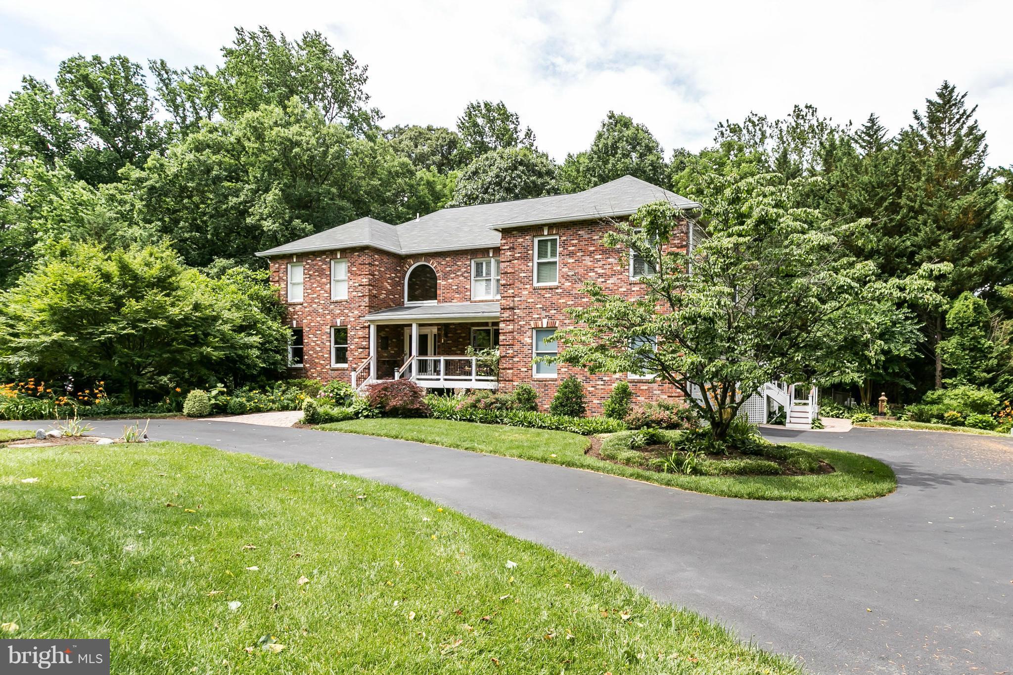 SHADOW POINT - Residential Lease