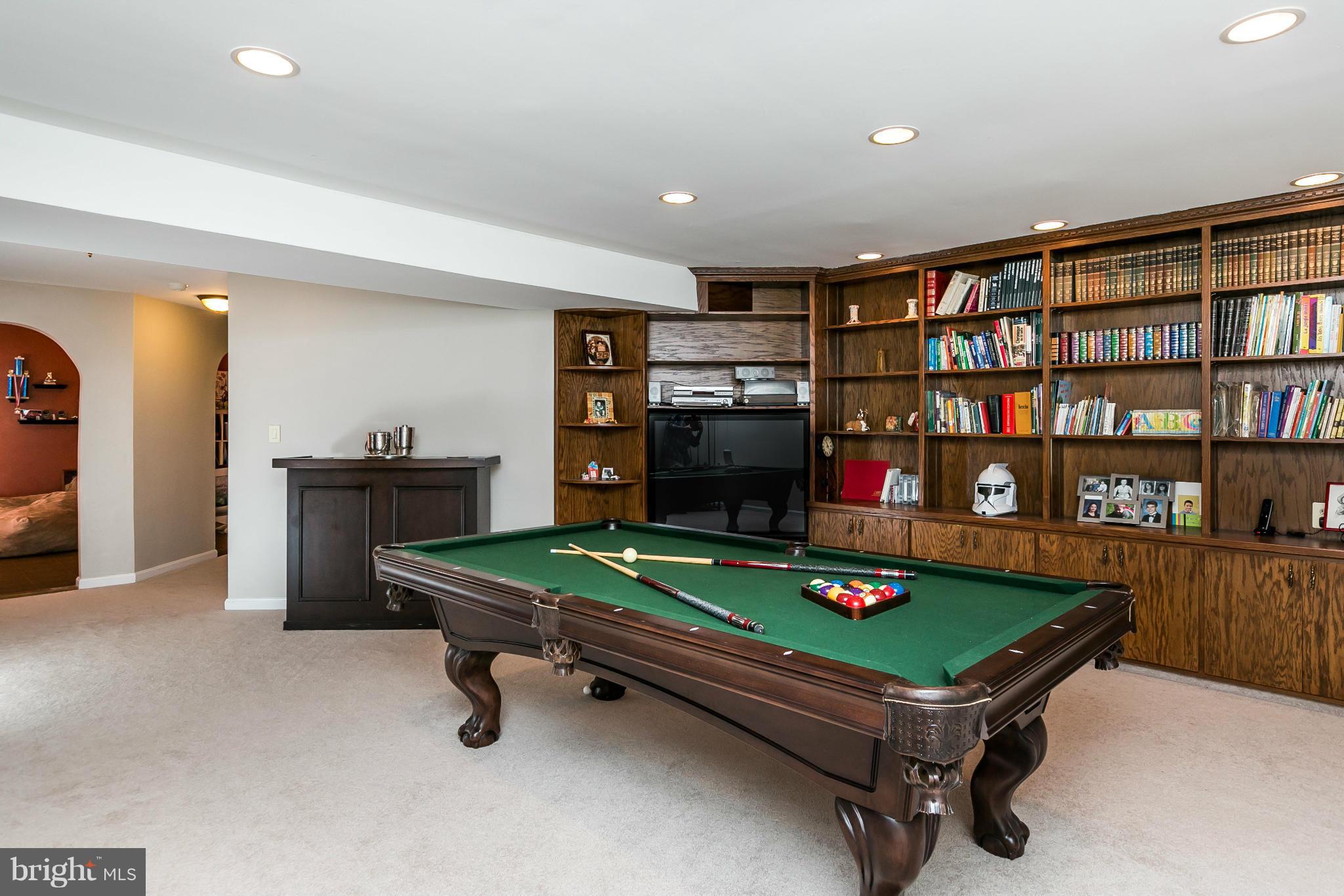 SHADOW POINT - Residential Lease