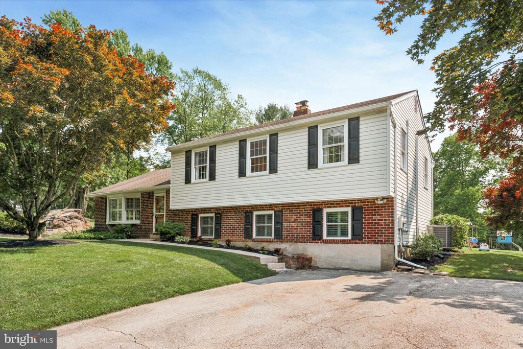 Photo of 15 Paul Lane, GLEN MILLS, PA 19342 (MLS # PADE2092640)