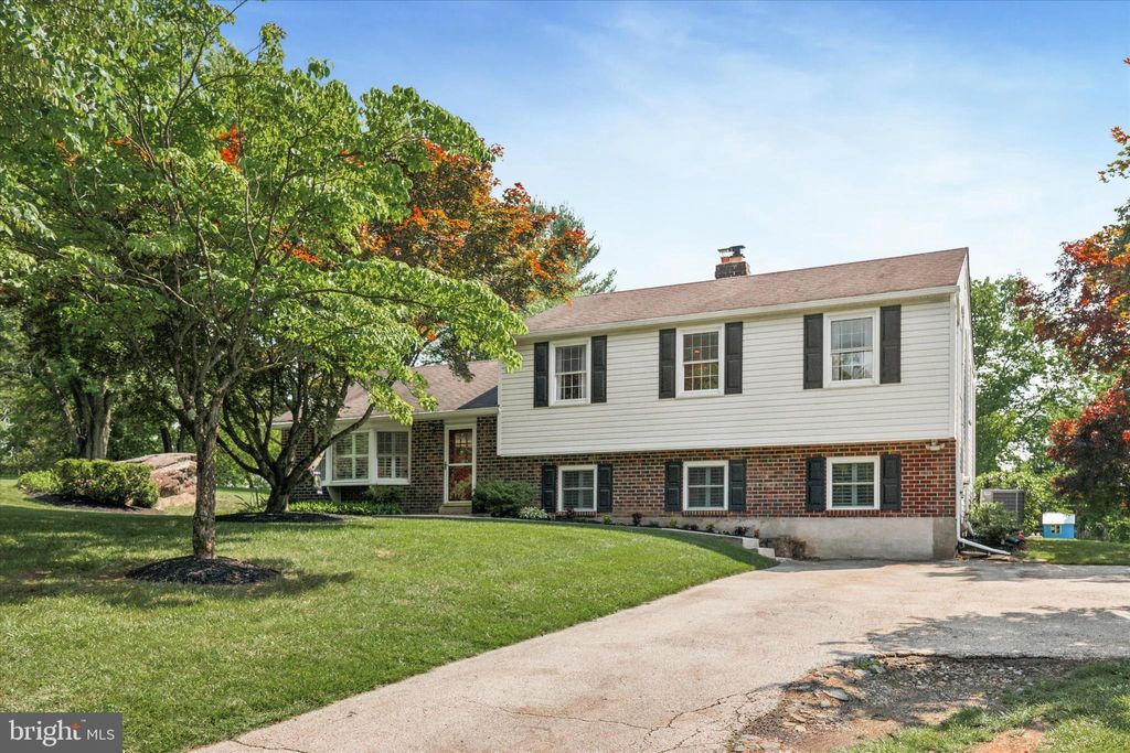 Photo of 15 Paul Lane, GLEN MILLS, PA 19342 (MLS # PADE2092640)