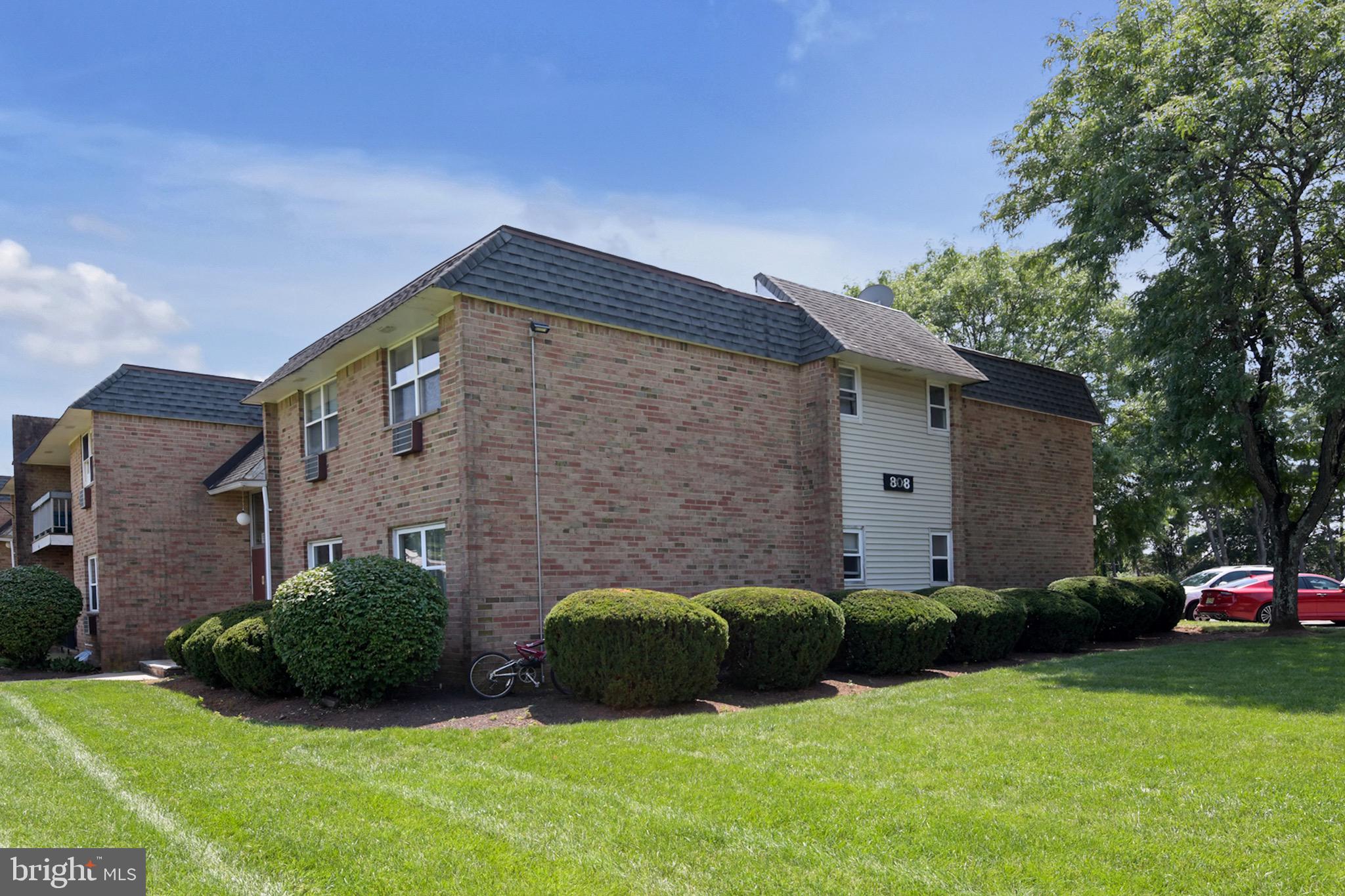 808 EVES DRIVE 1A