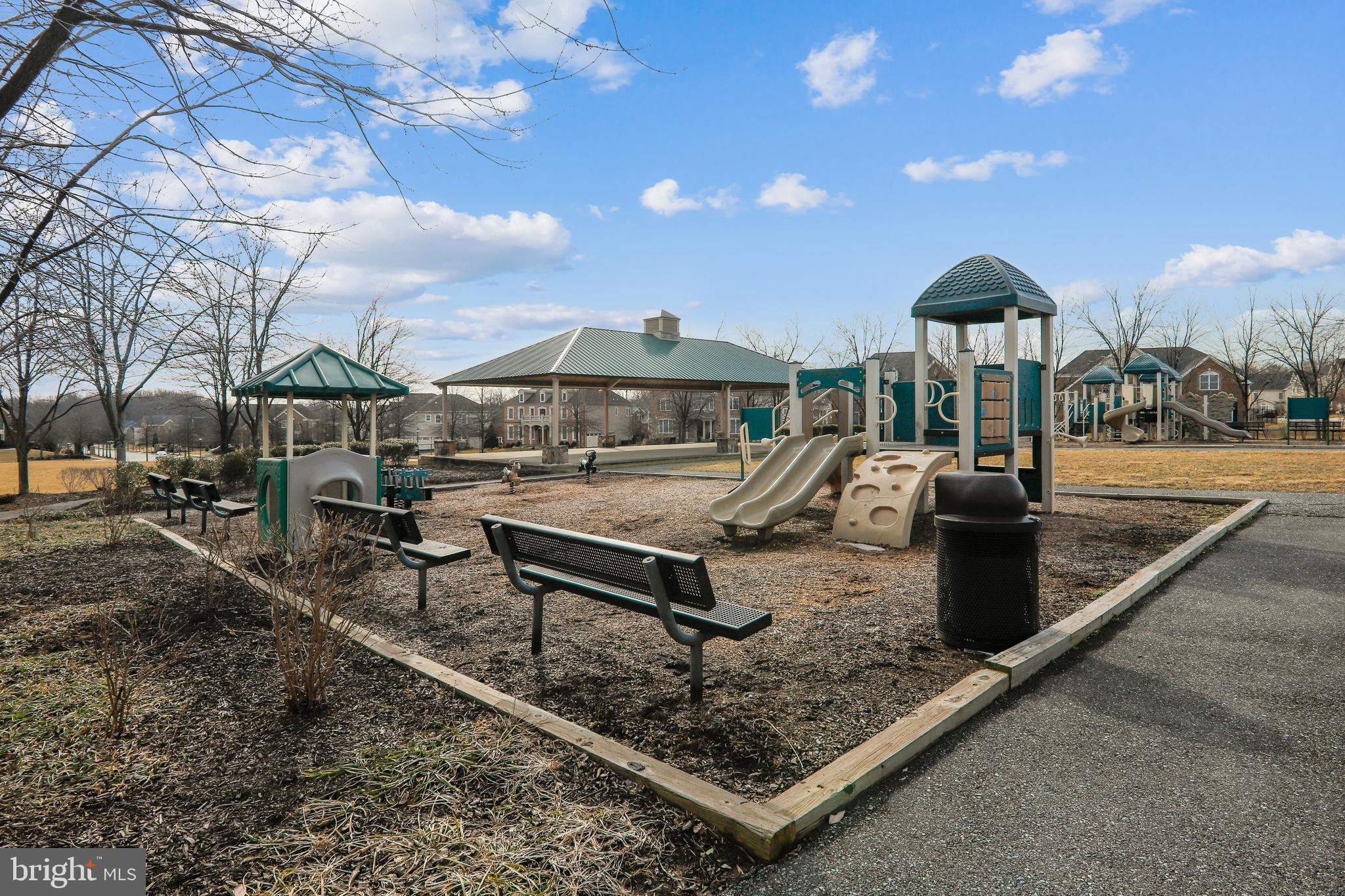 MARLBORO RIDGE - Residential