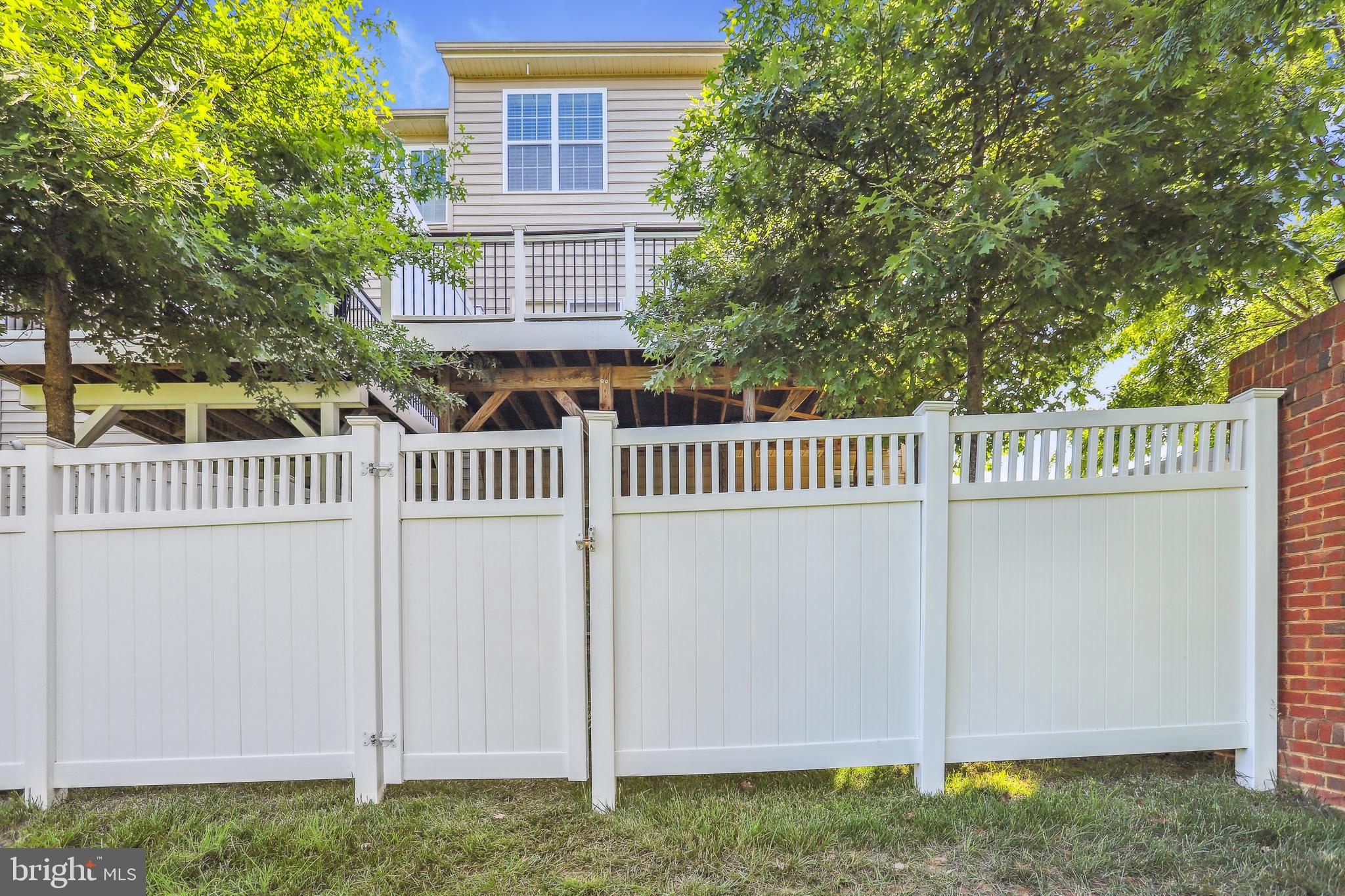 MARLBORO RIDGE - Residential