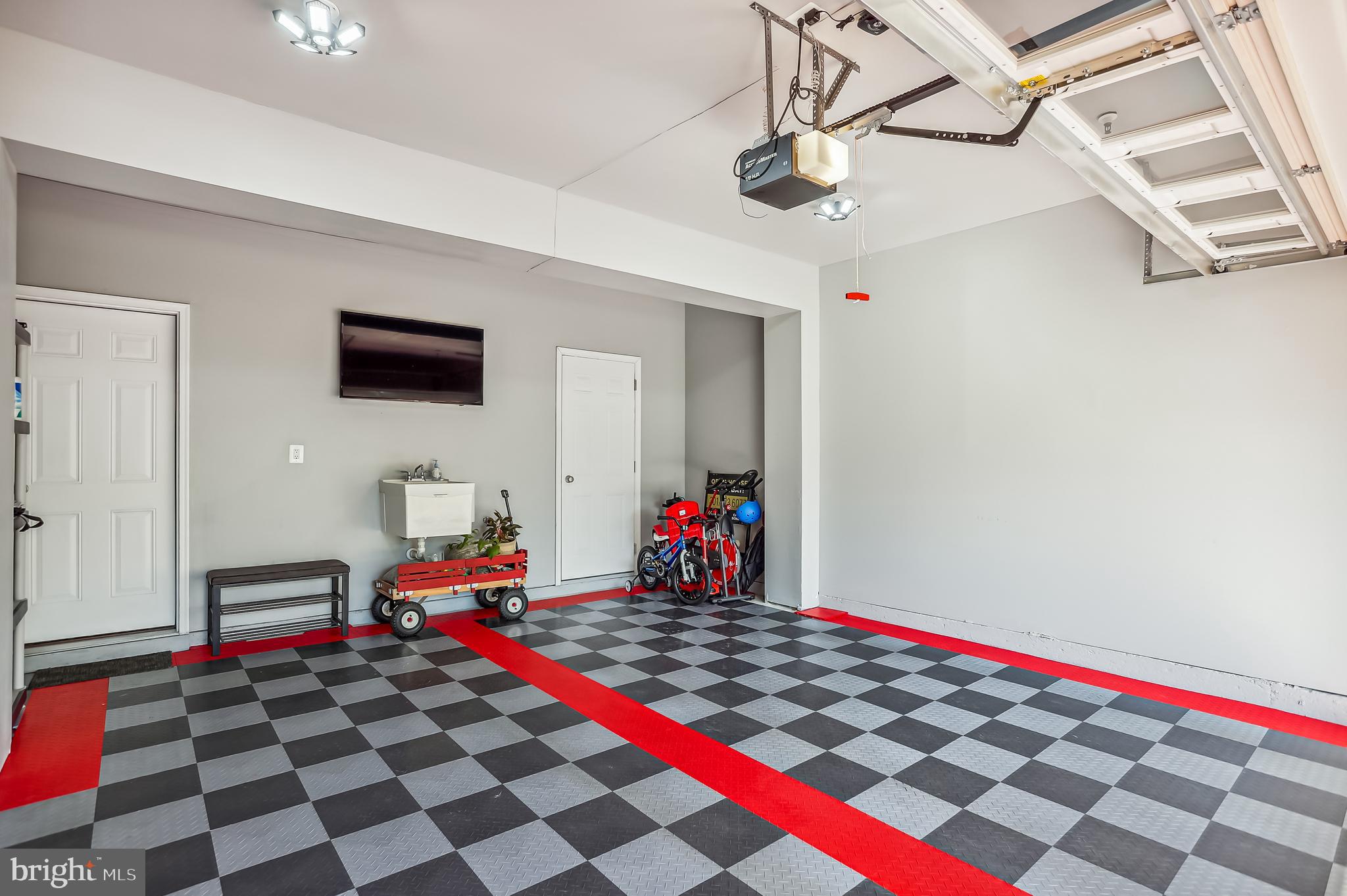 MARLBORO RIDGE - Residential