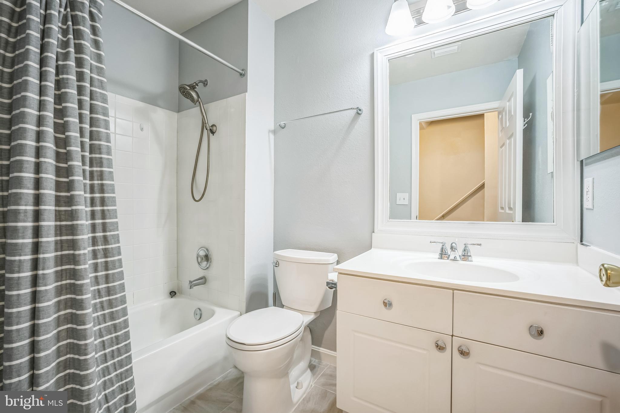 GATES OF FAIR LAKES - Residential Lease