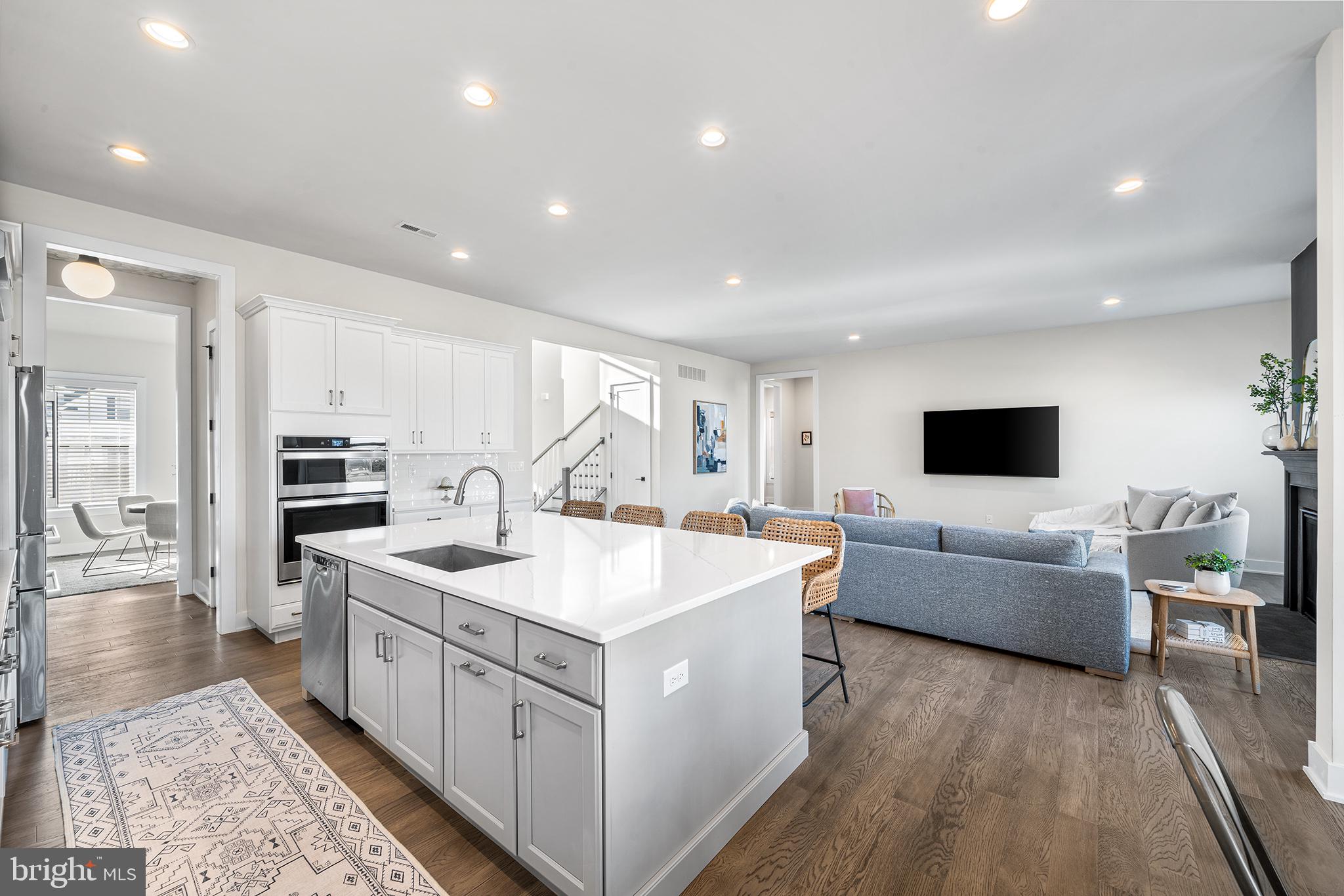 RESERVE AT CENTER SQUARE - Residential