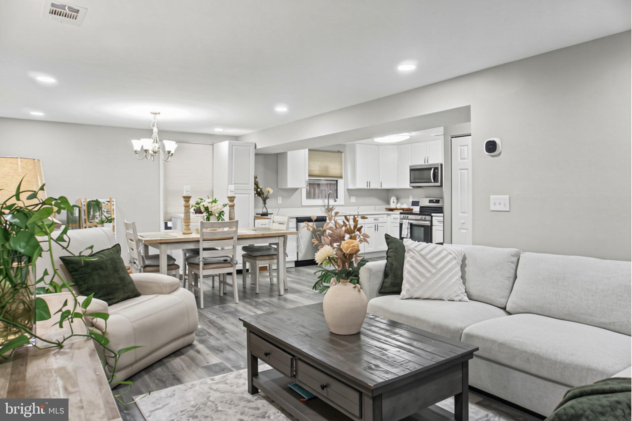 733 CHAPELGATE DRIVE