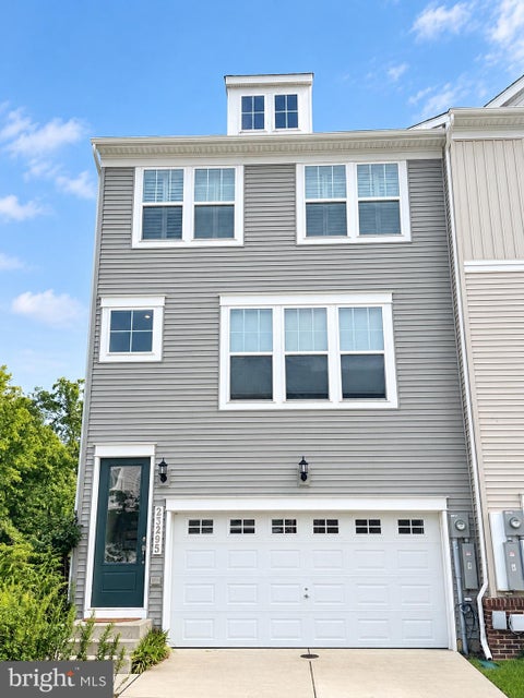 Townhouse For Sale - 23295 Sugar Pine Lane<br/> CALIFORNIA, MD 20619