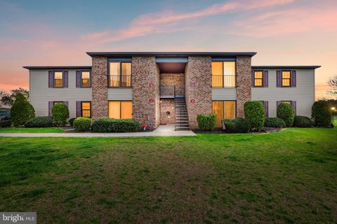 Photo of 32 Brighton Place #BUILDING E, SEWELL, NJ 08080 (MLS # NJGL2071860)