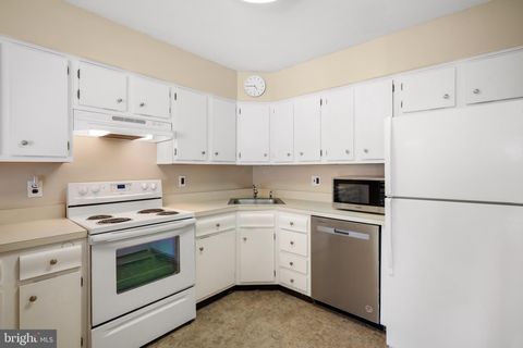 Tiny photo for 32 Brighton Place #BUILDING E, SEWELL, NJ 08080 (MLS # NJGL2071860)