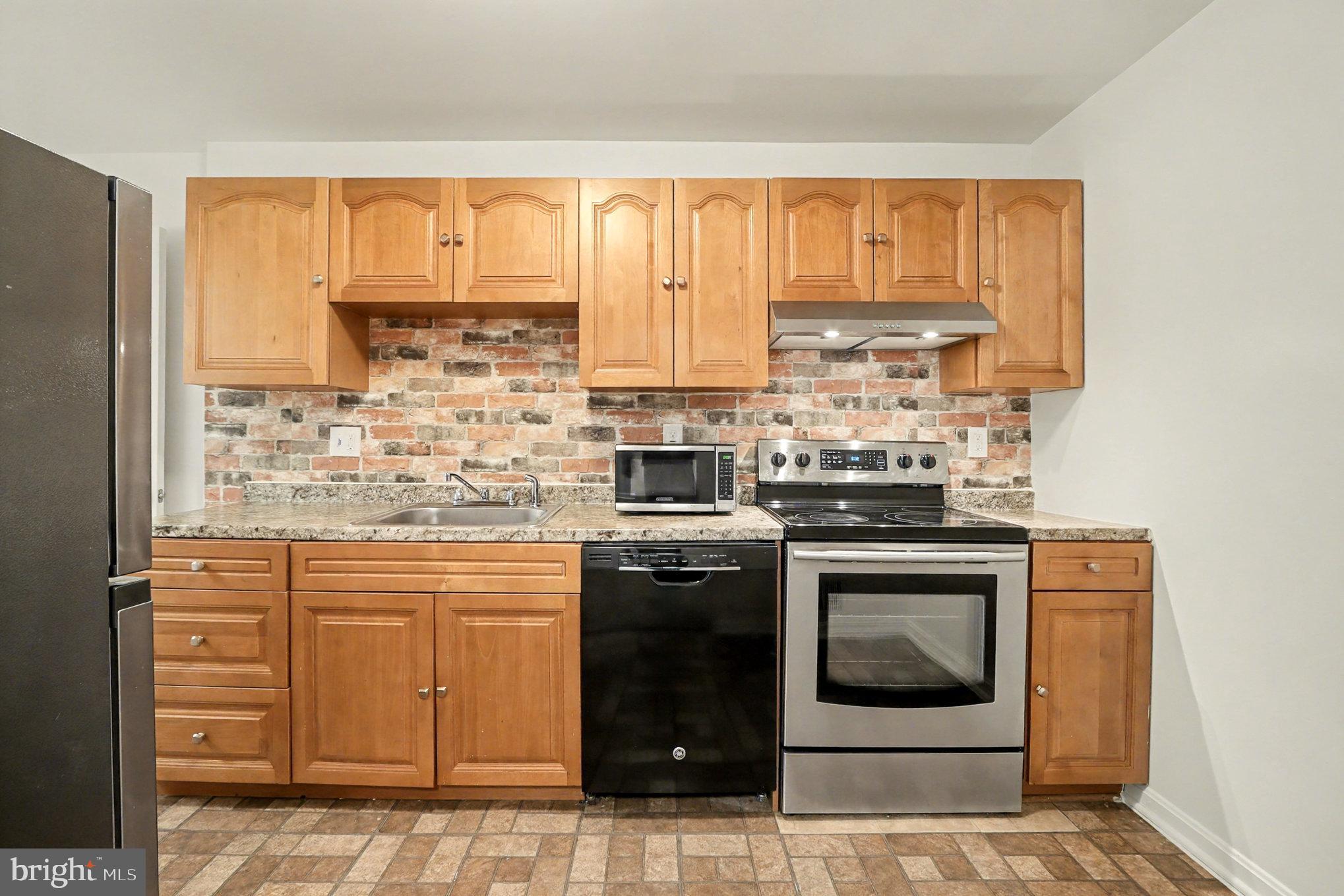 WHISKEY BOTTOM - Residential