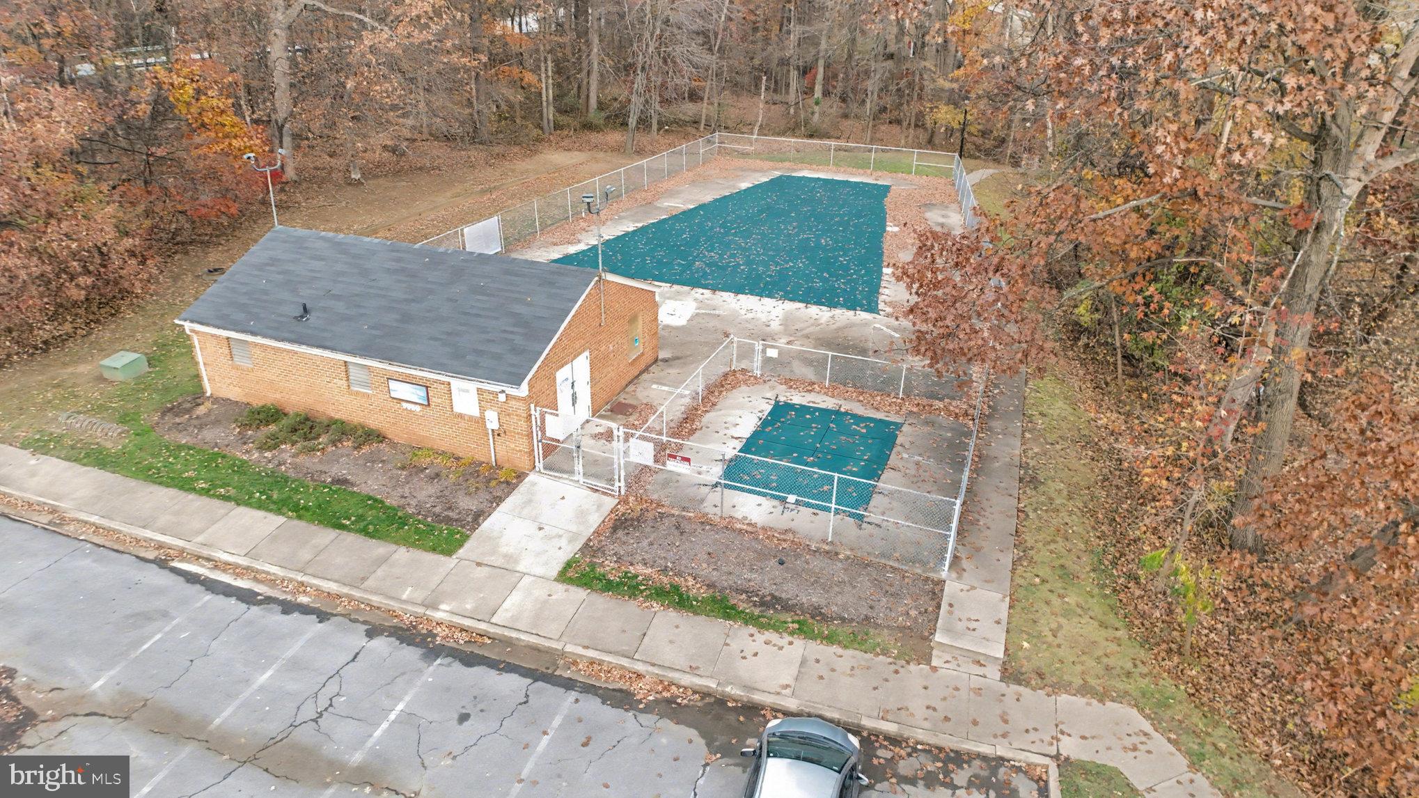 WHISKEY BOTTOM - Residential