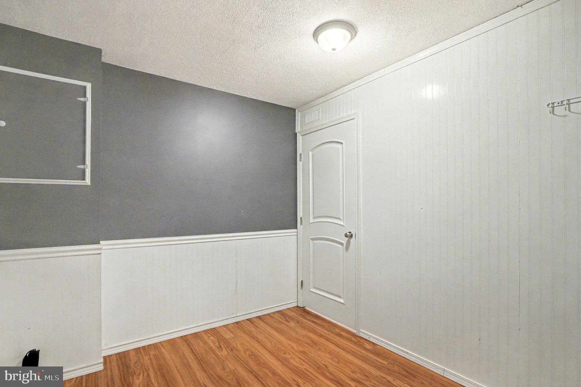 WHISKEY BOTTOM - Residential