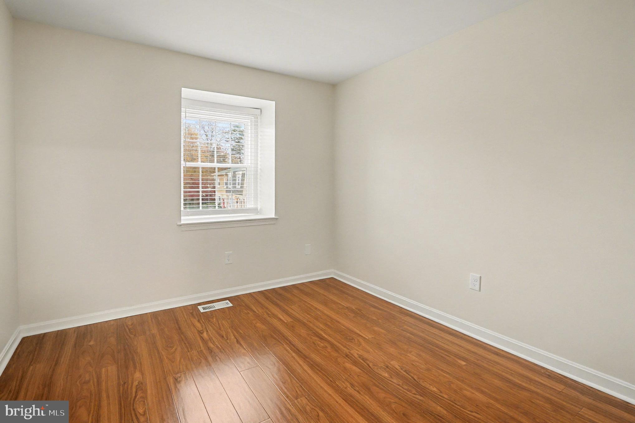 WHISKEY BOTTOM - Residential