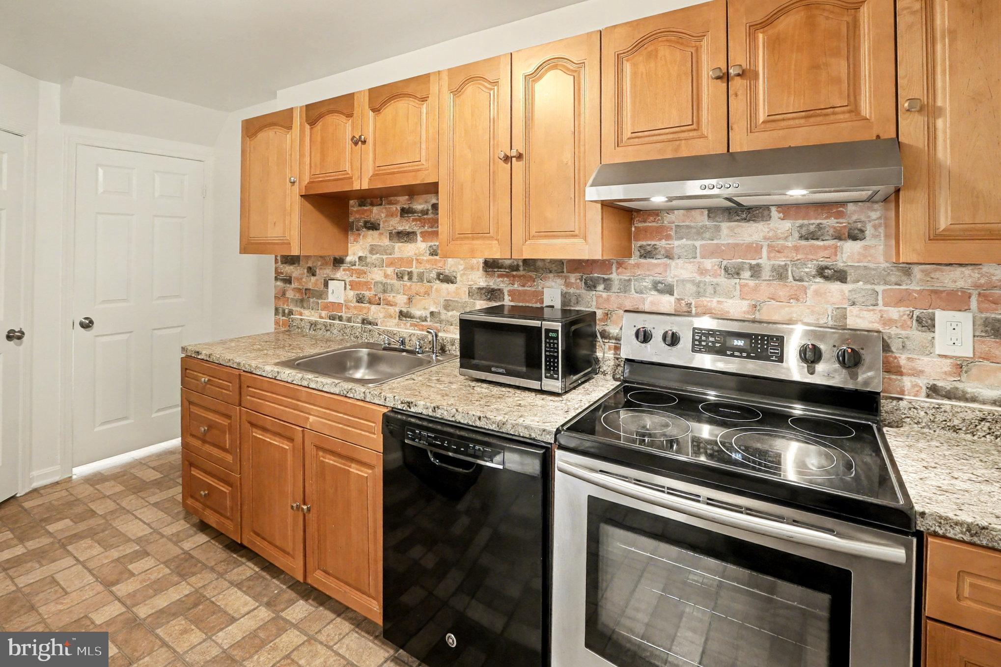 WHISKEY BOTTOM - Residential