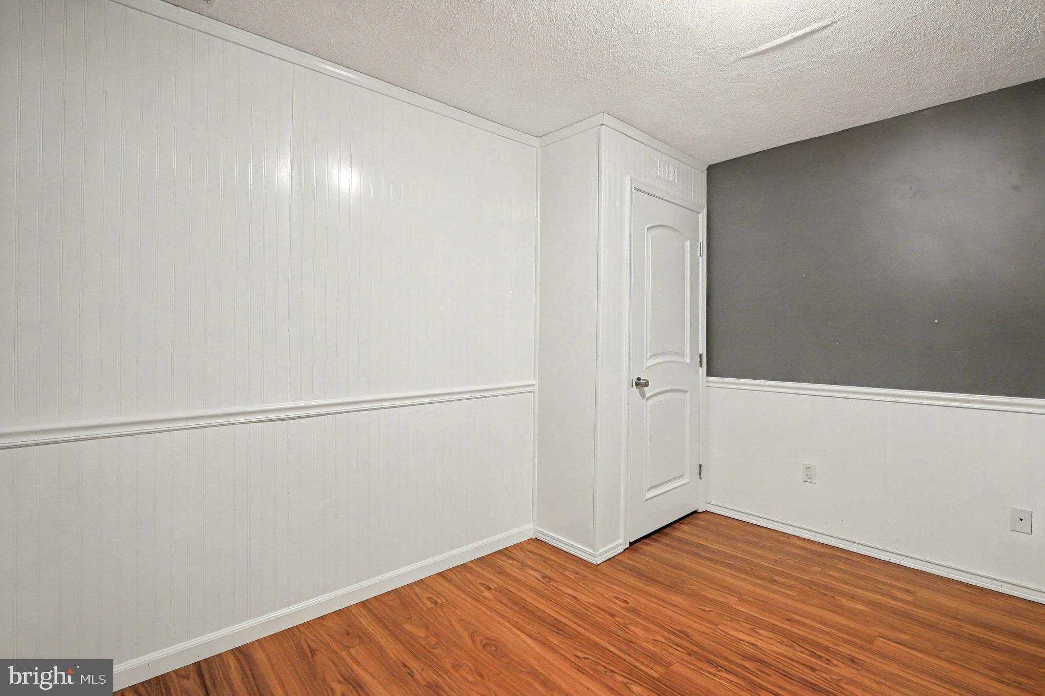 WHISKEY BOTTOM - Residential