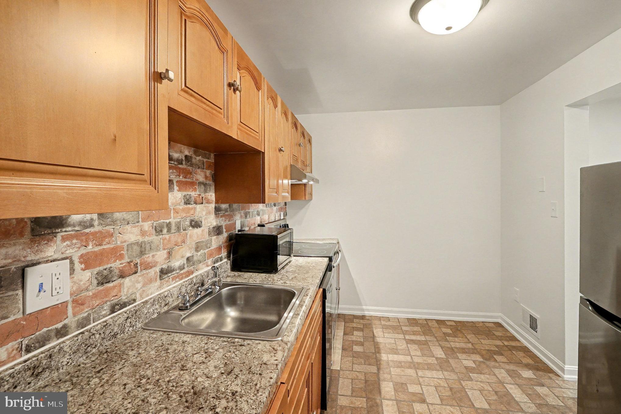 WHISKEY BOTTOM - Residential