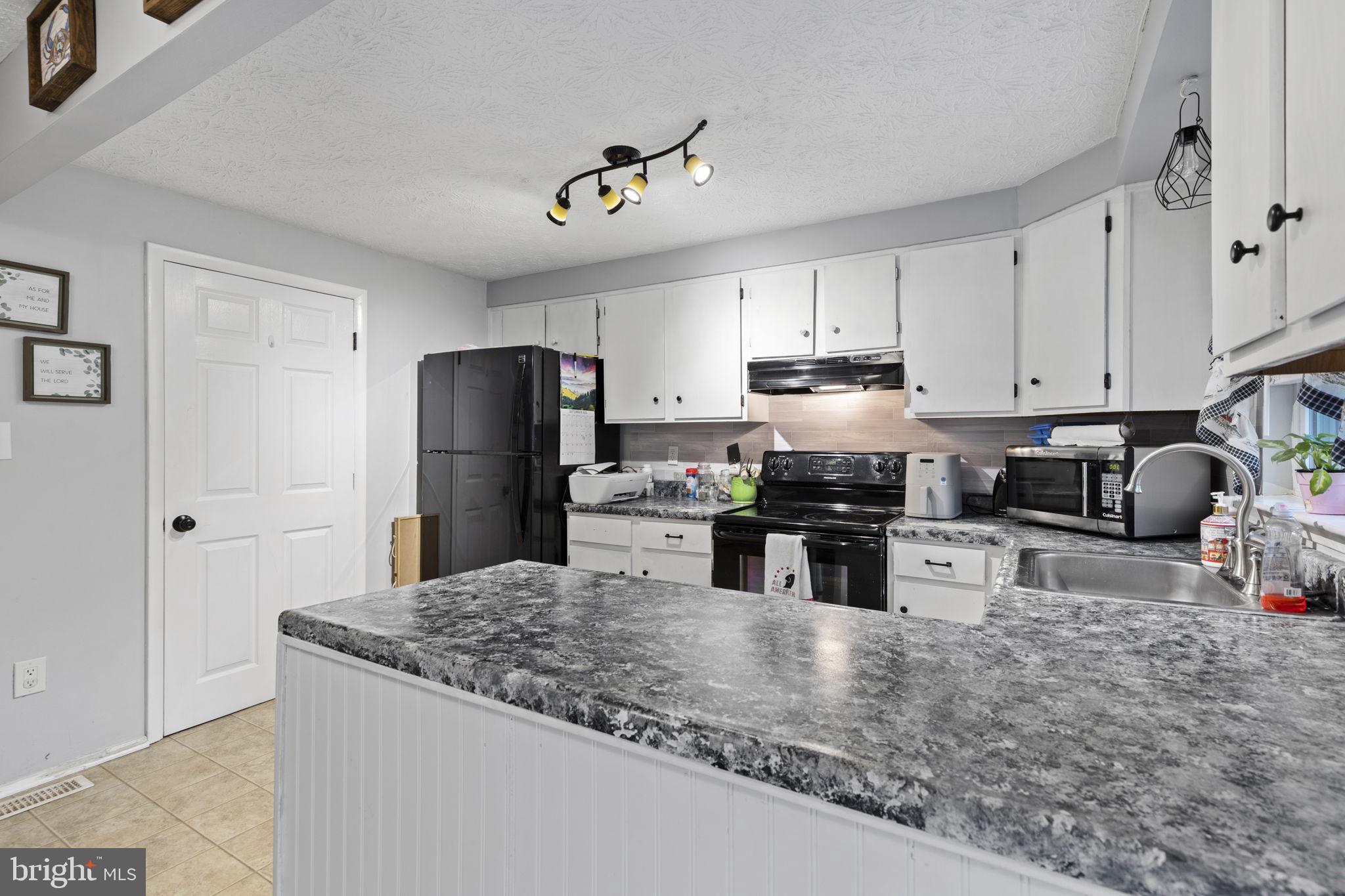 GREENBRIER HILLS - Residential