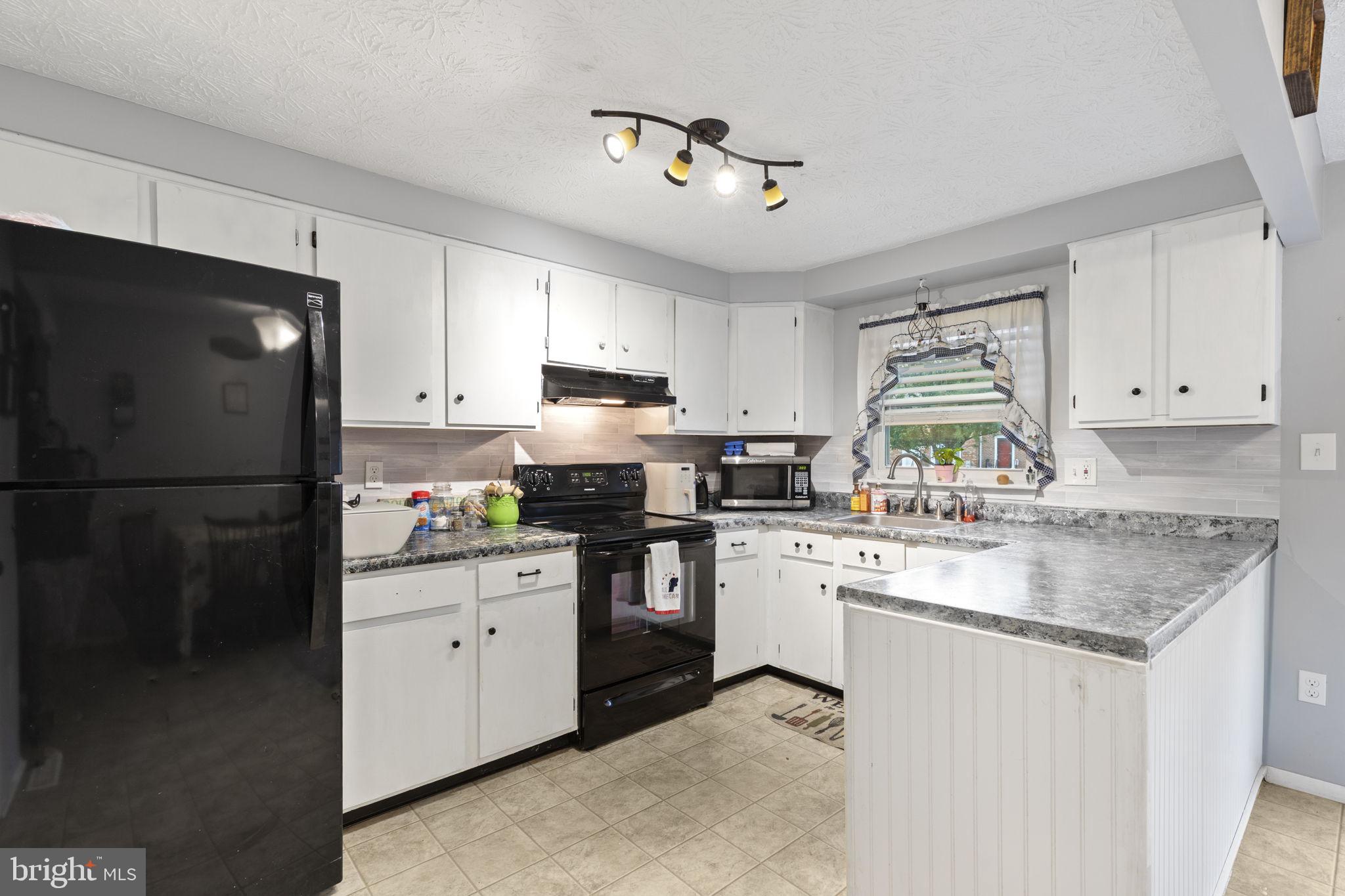 GREENBRIER HILLS - Residential