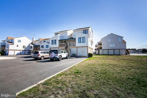 15 W Playhouse Drive, Little Egg Harbor Twp, NJ MLS: NJOC2033122
