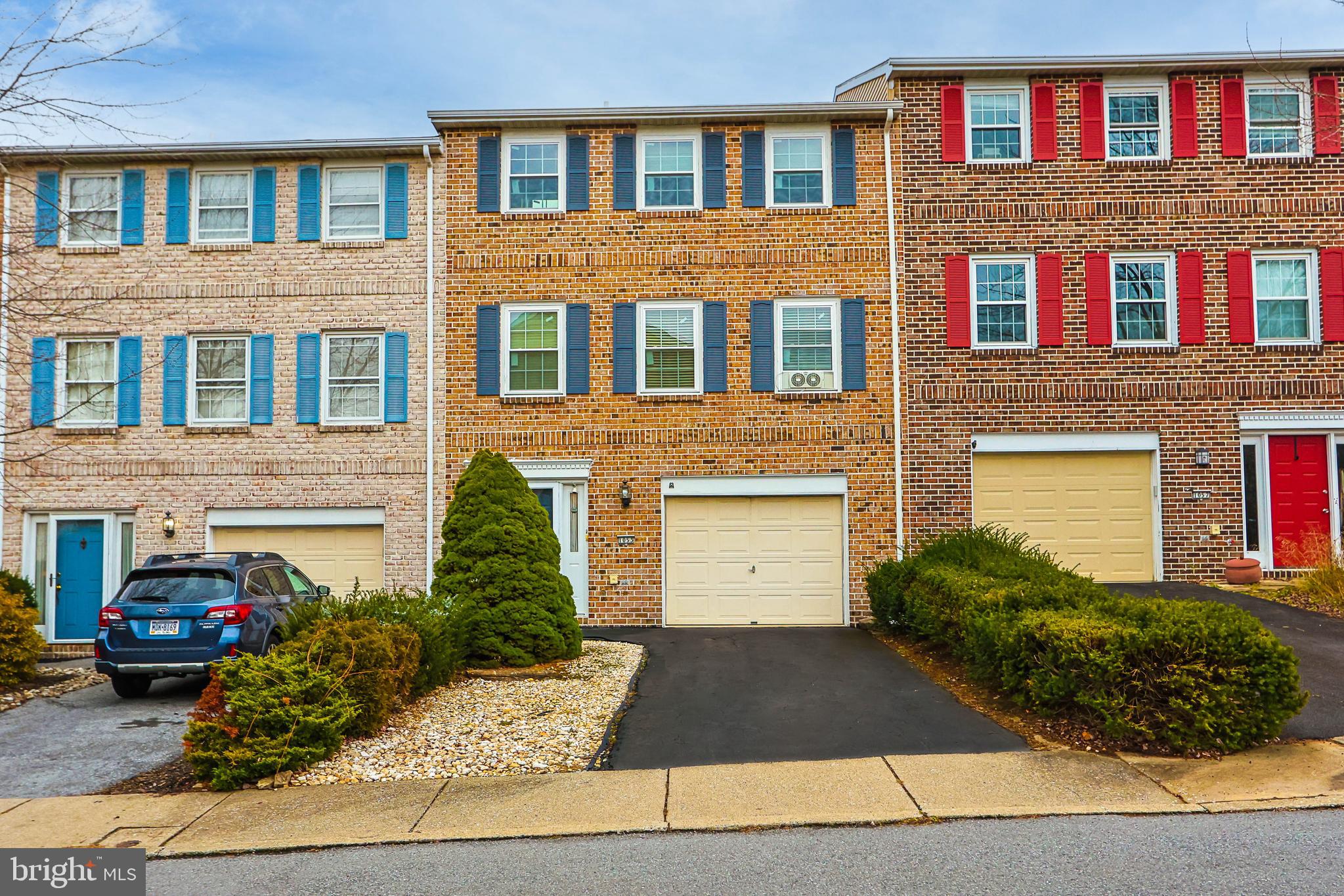CLEARVIEW MANOR - Residential
