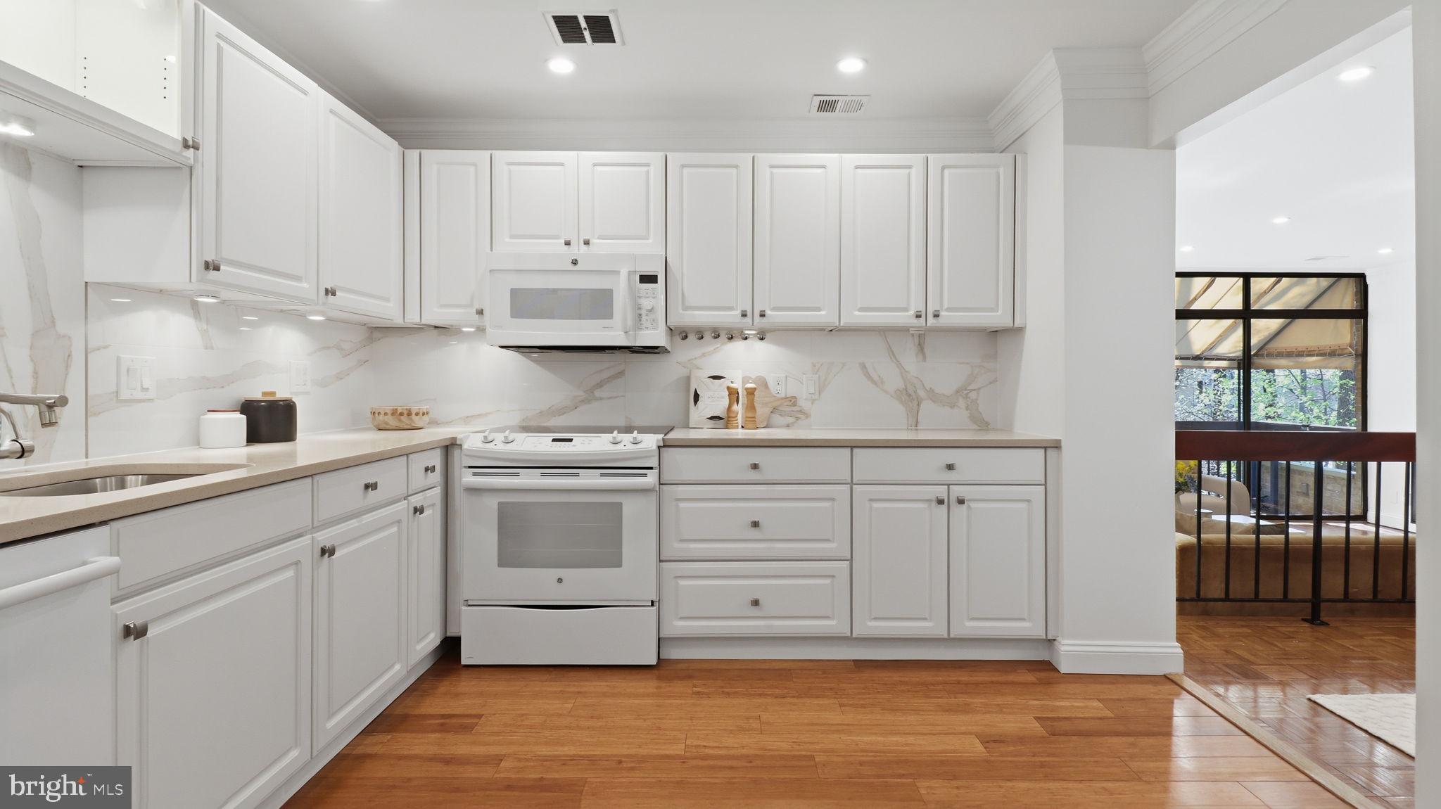 SUMNER VILLAGE - Residential