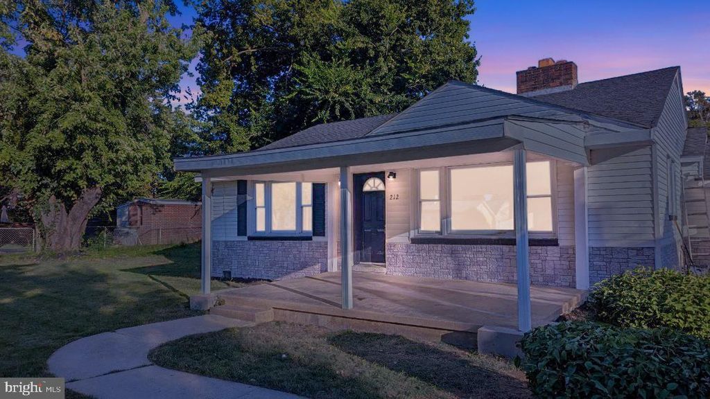 Photo of 212 Coakley Street, FREDERICKSBURG, VA 22401 (MLS # VAFB2009008)