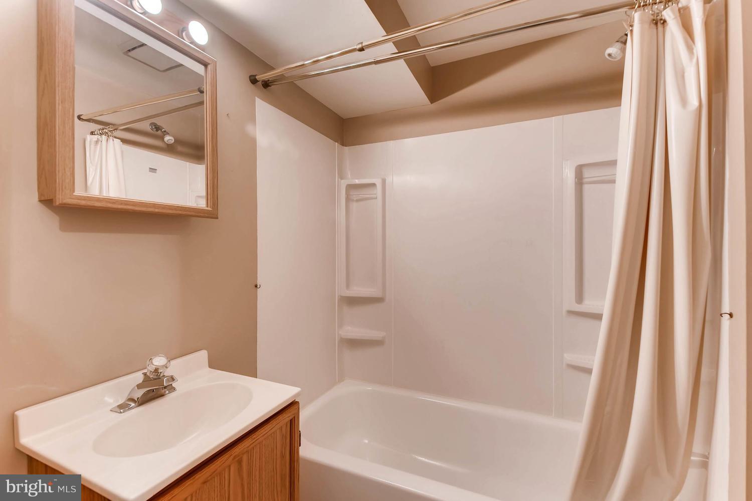 PINEDALE WOODS - Residential