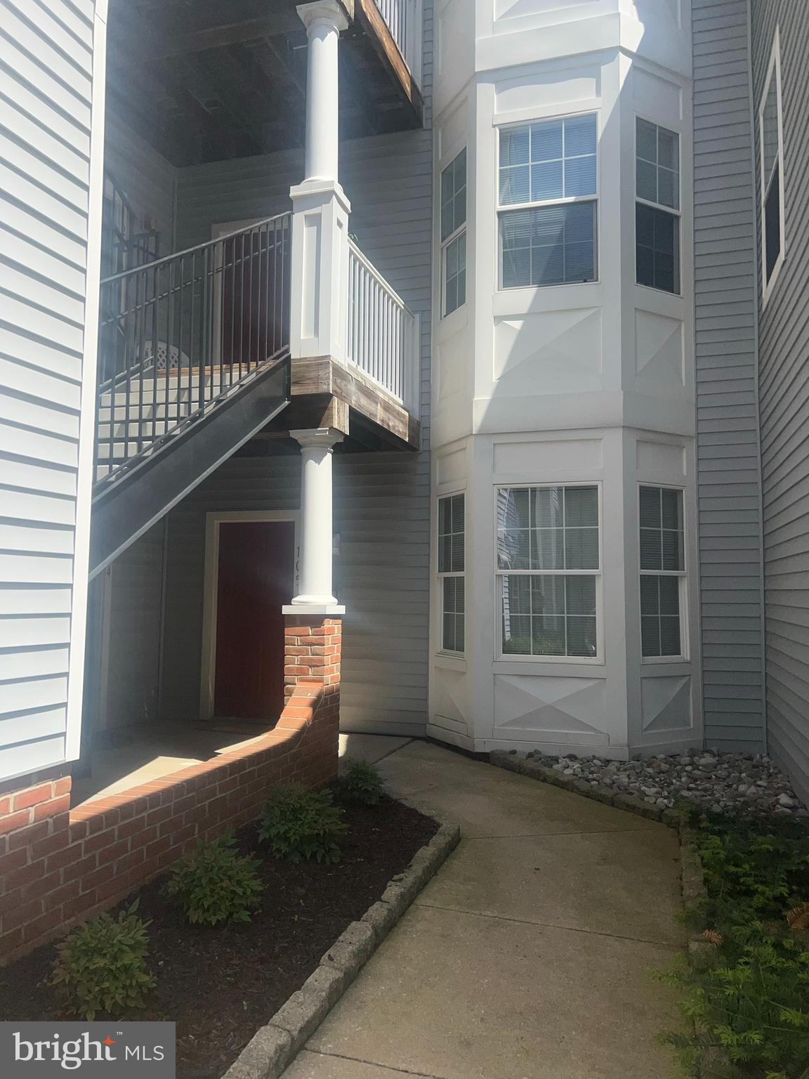 5000 HOLLINGTON DRIVE
