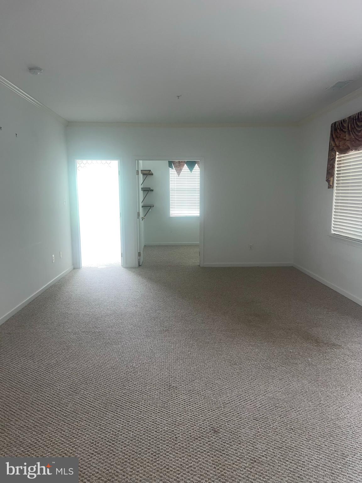 5000 HOLLINGTON DRIVE