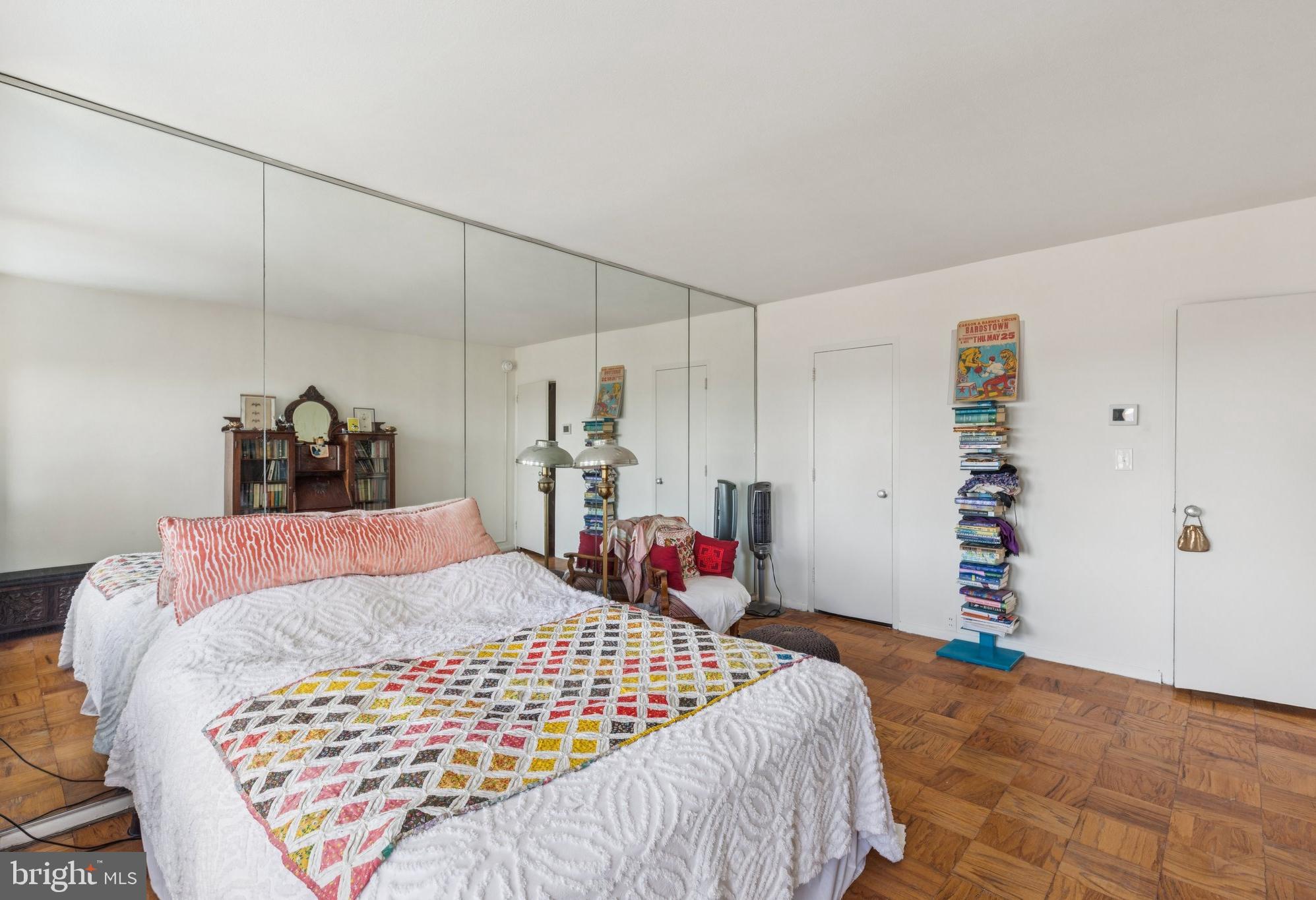 SOCIETY HILL - Residential