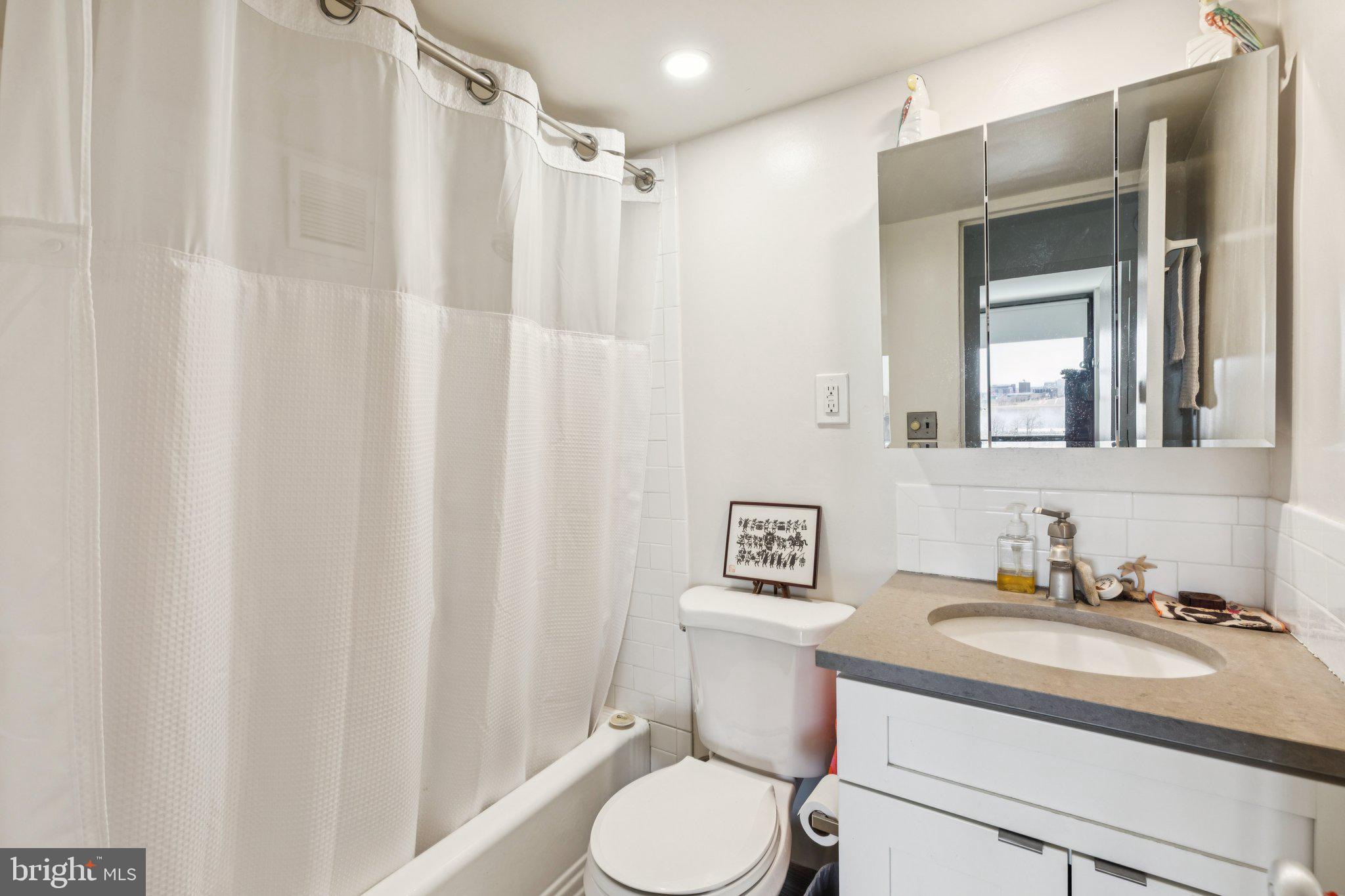 SOCIETY HILL - Residential