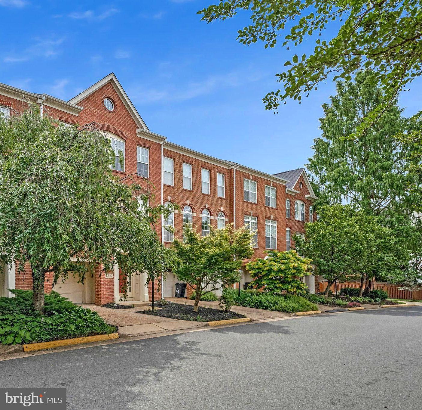 2849 LAURA GAE CIRCLE