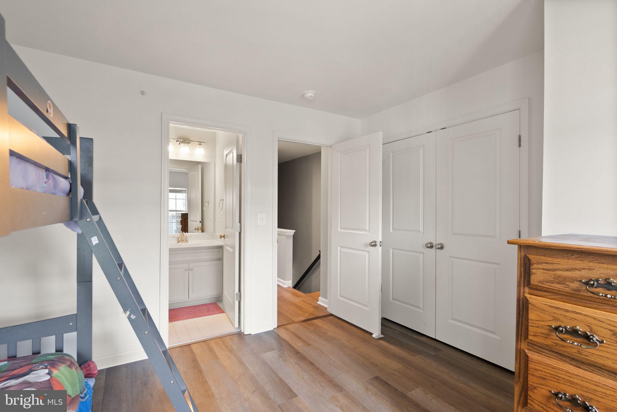 SIGNAL HILL STATION - Residential