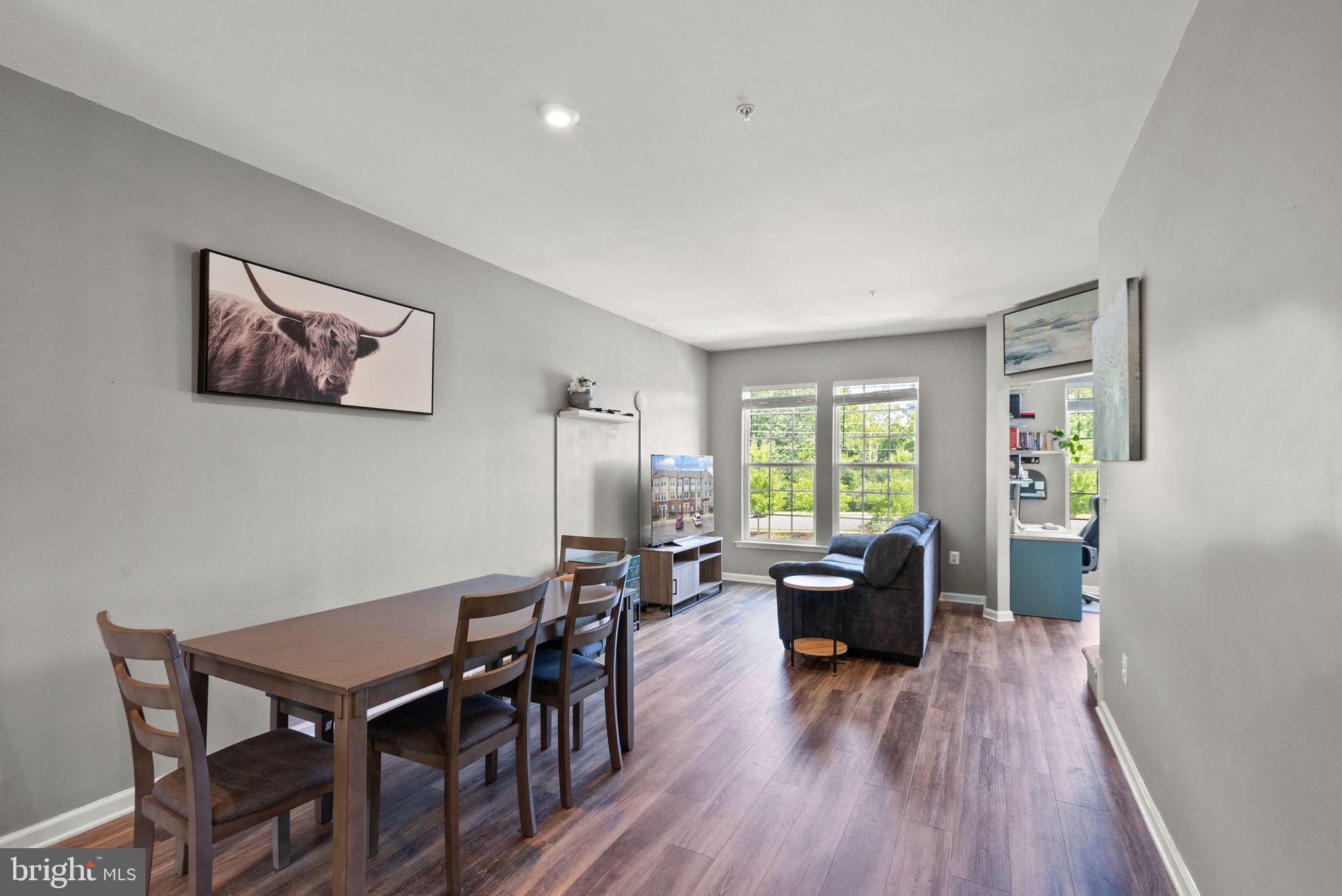 SIGNAL HILL STATION - Residential