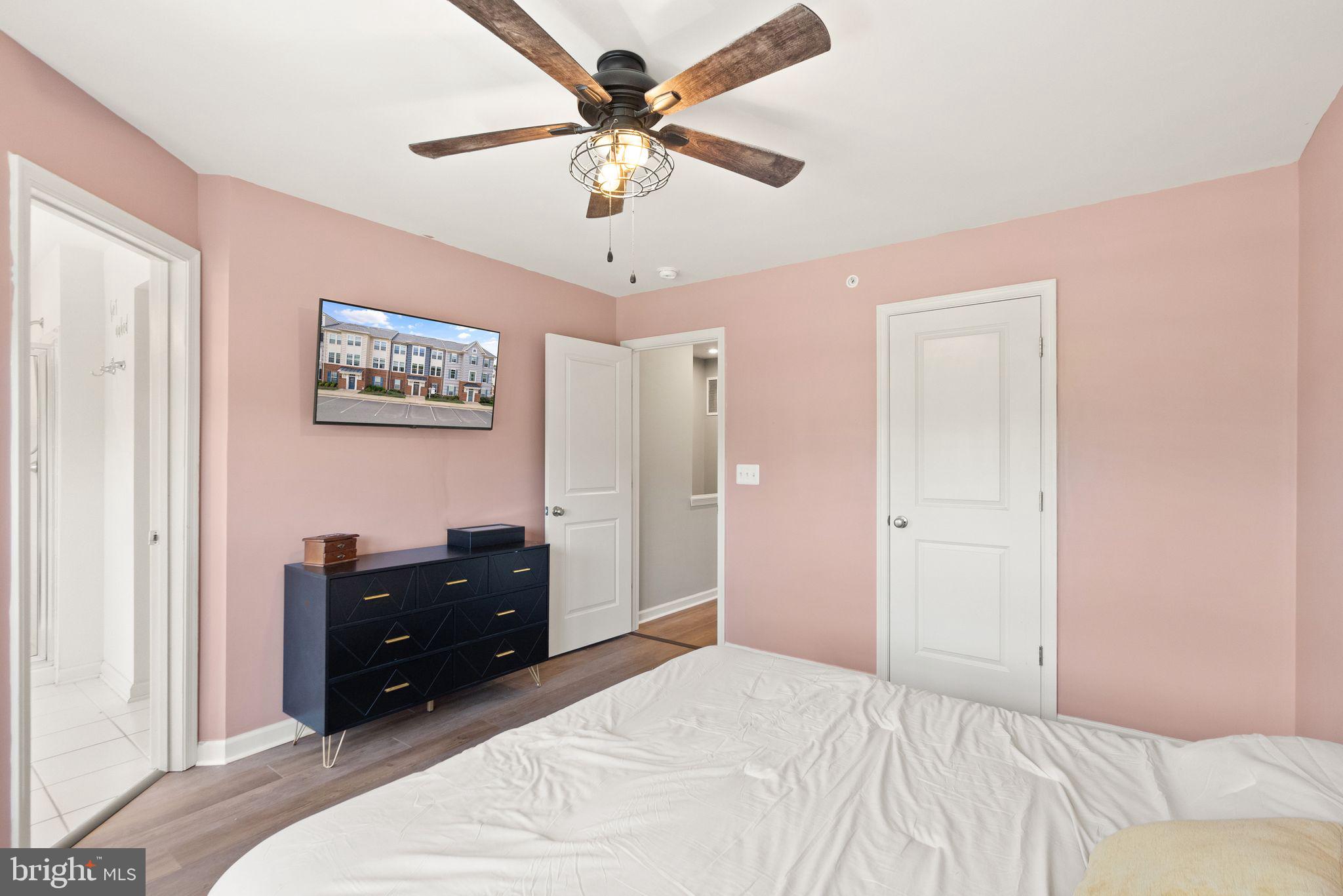 SIGNAL HILL STATION - Residential