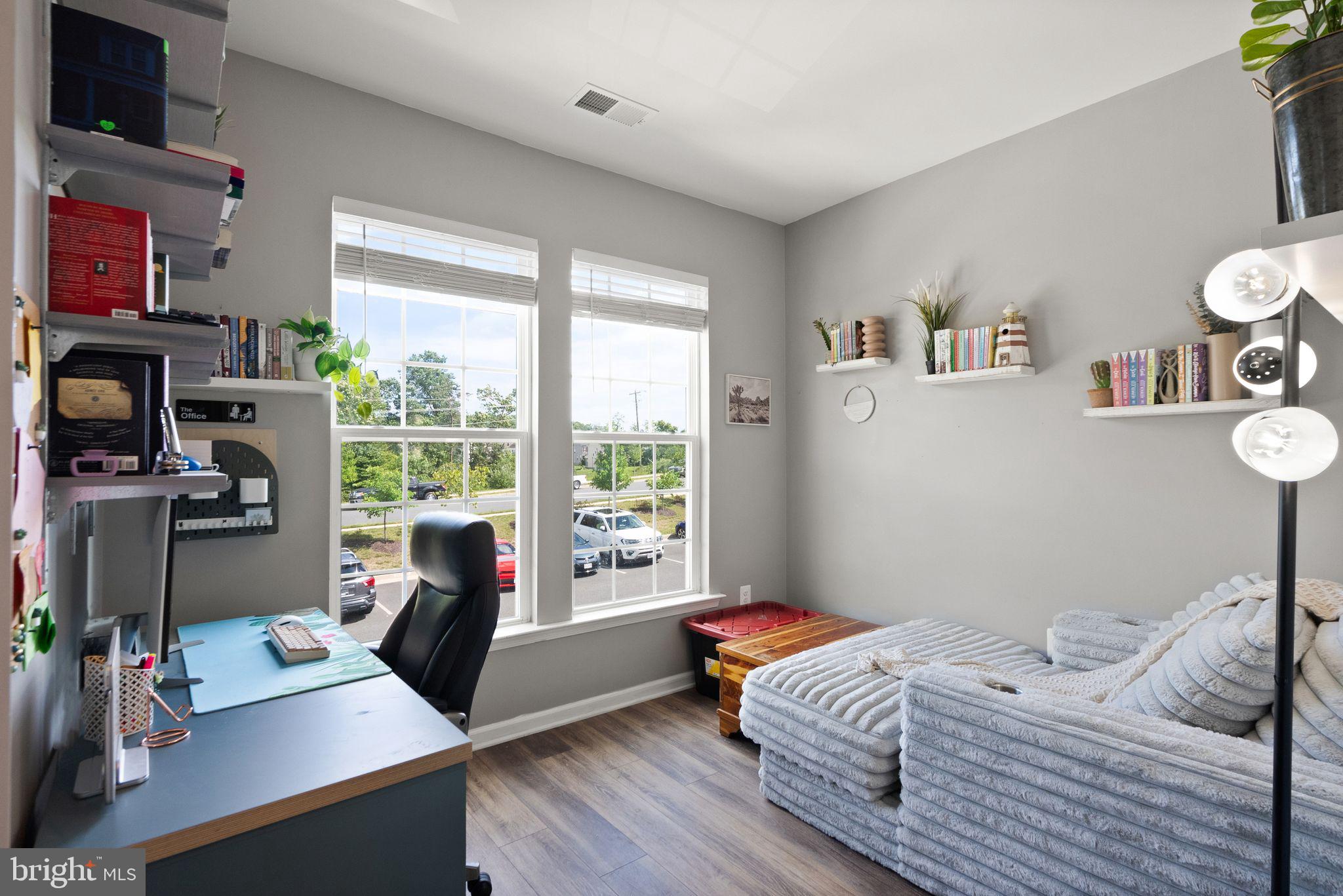 SIGNAL HILL STATION - Residential