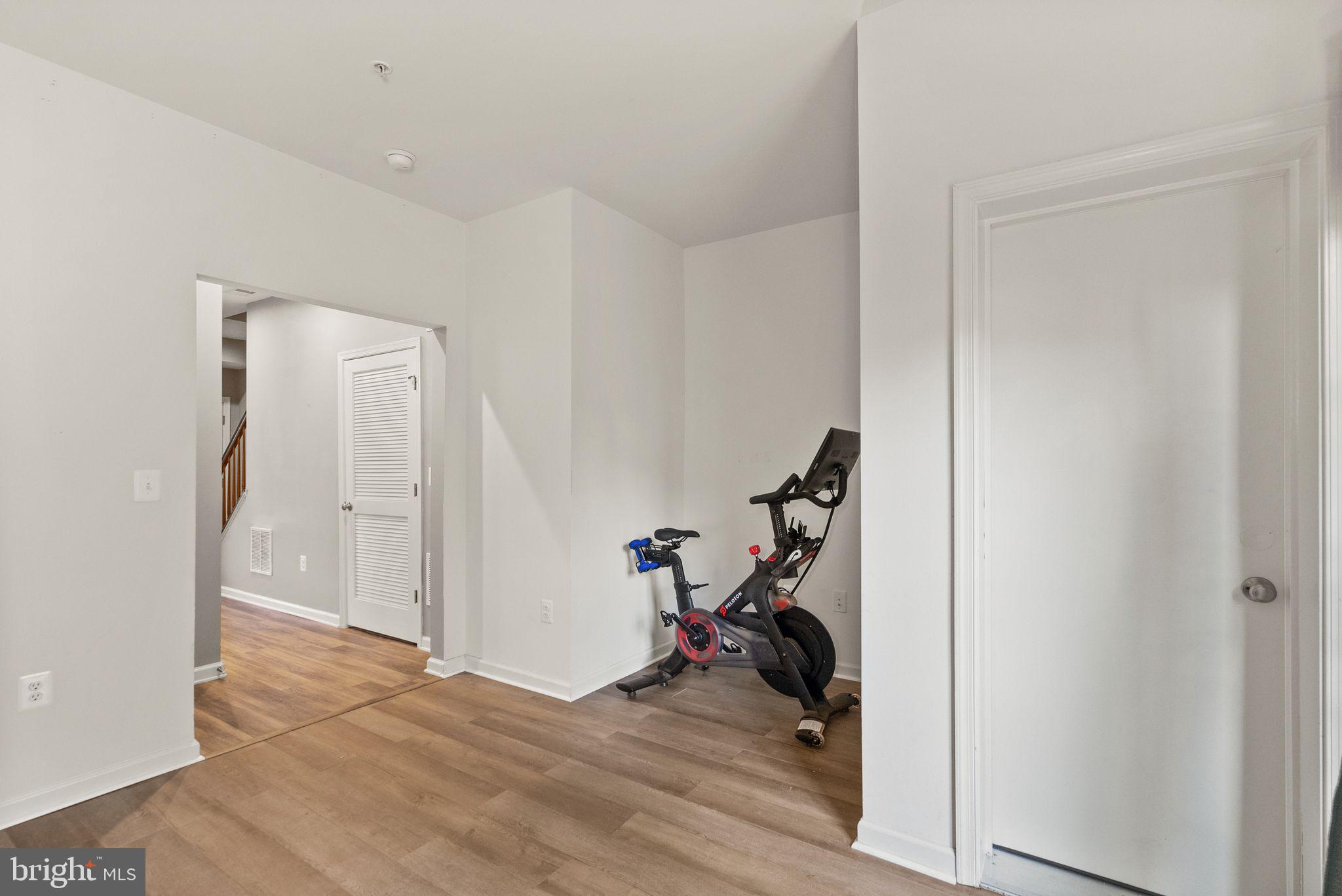 SIGNAL HILL STATION - Residential