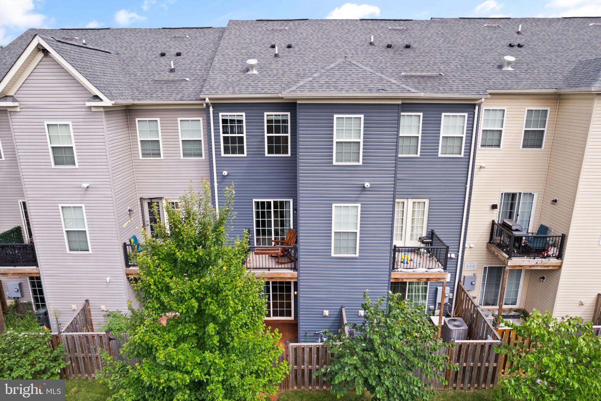 SIGNAL HILL STATION - Residential