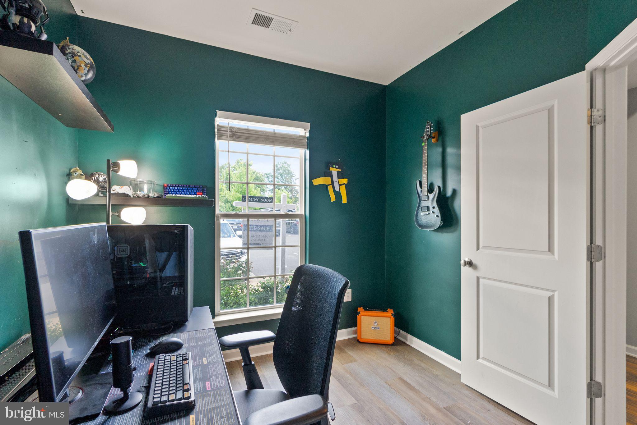 SIGNAL HILL STATION - Residential