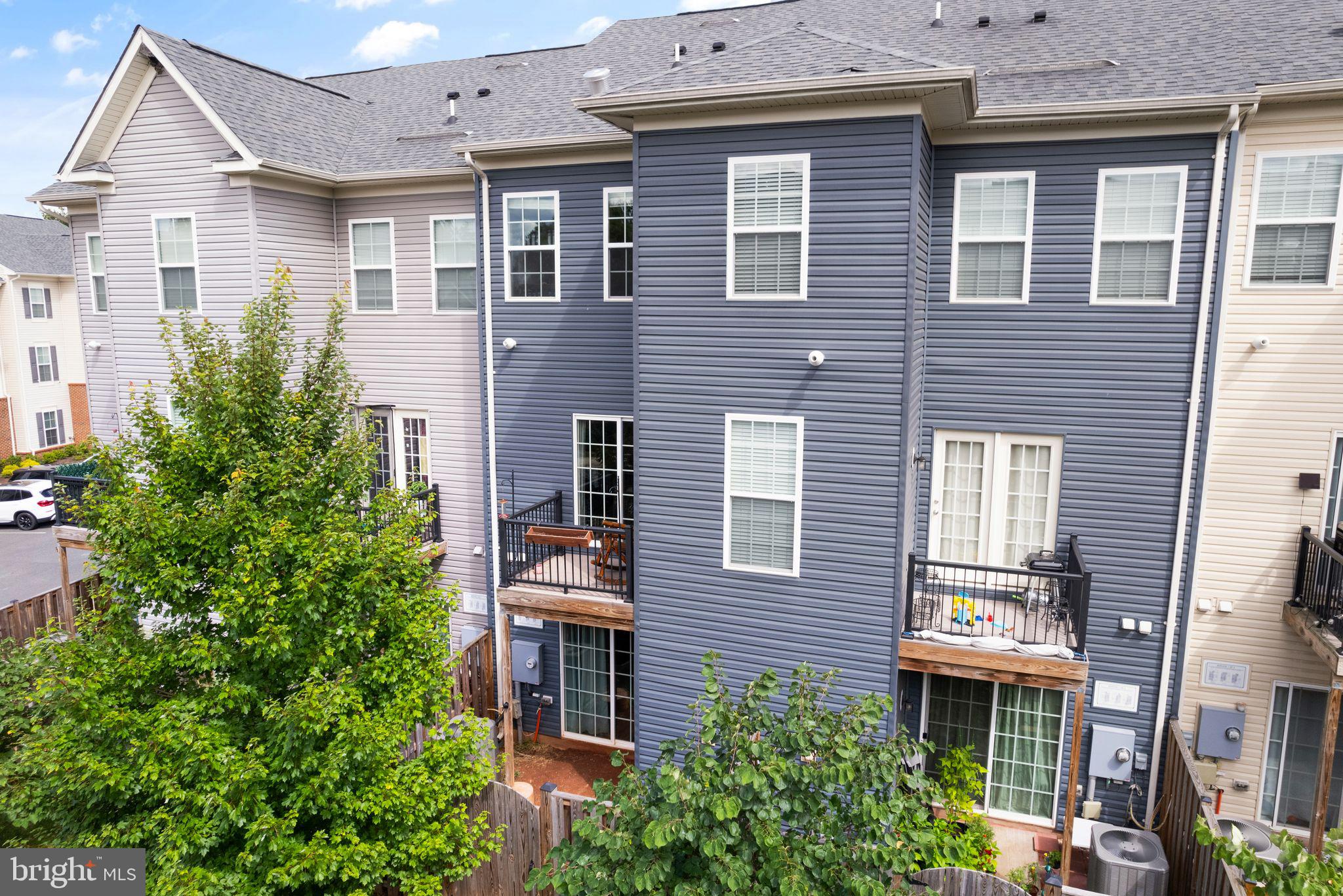 SIGNAL HILL STATION - Residential