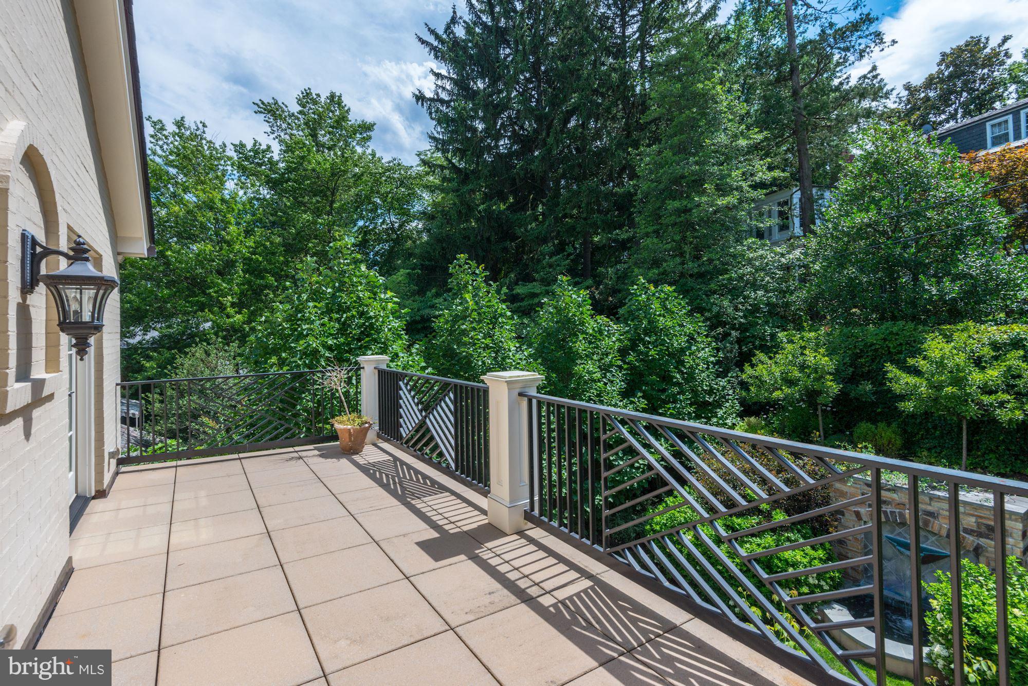FOXHALL - Residential