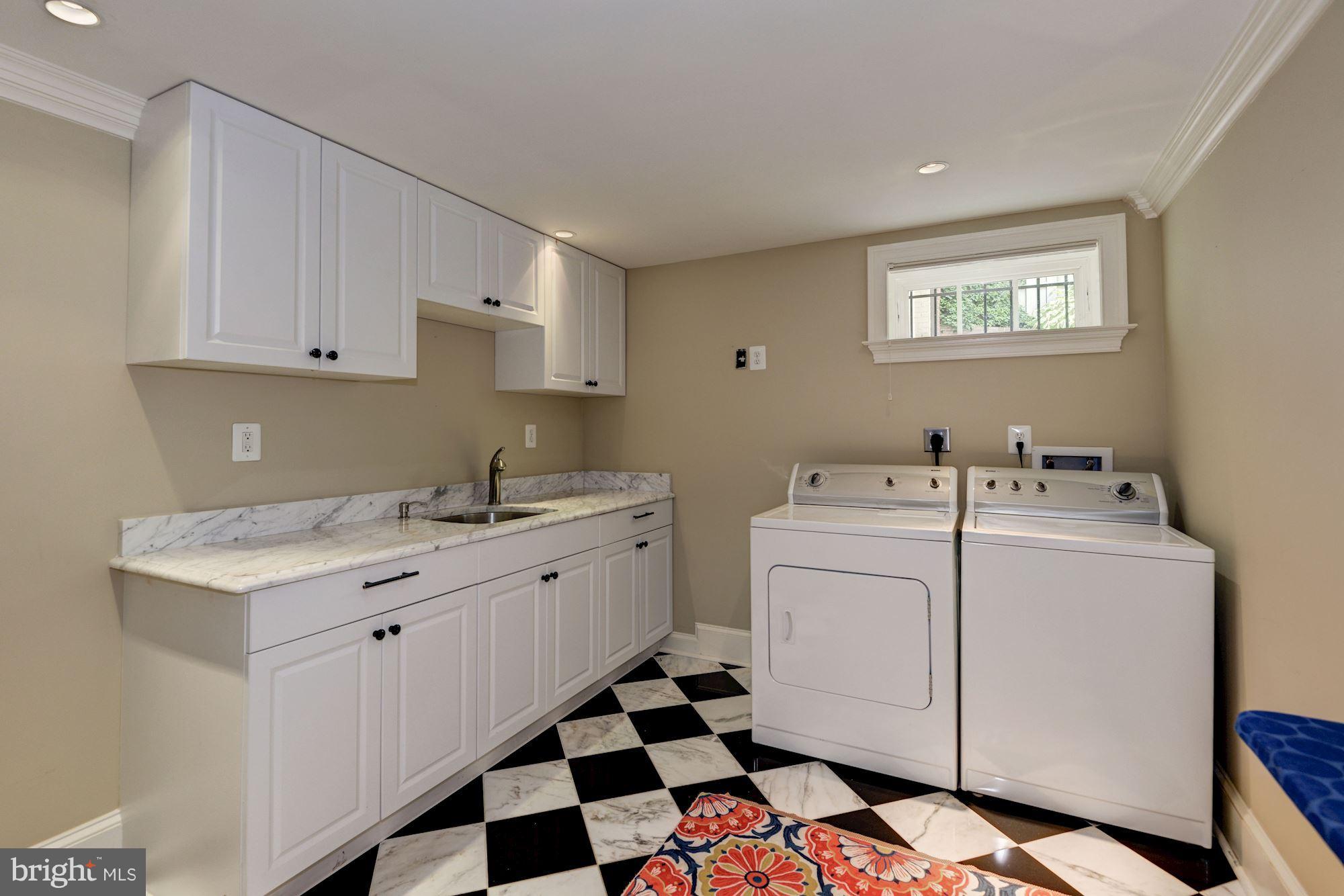 FOXHALL - Residential