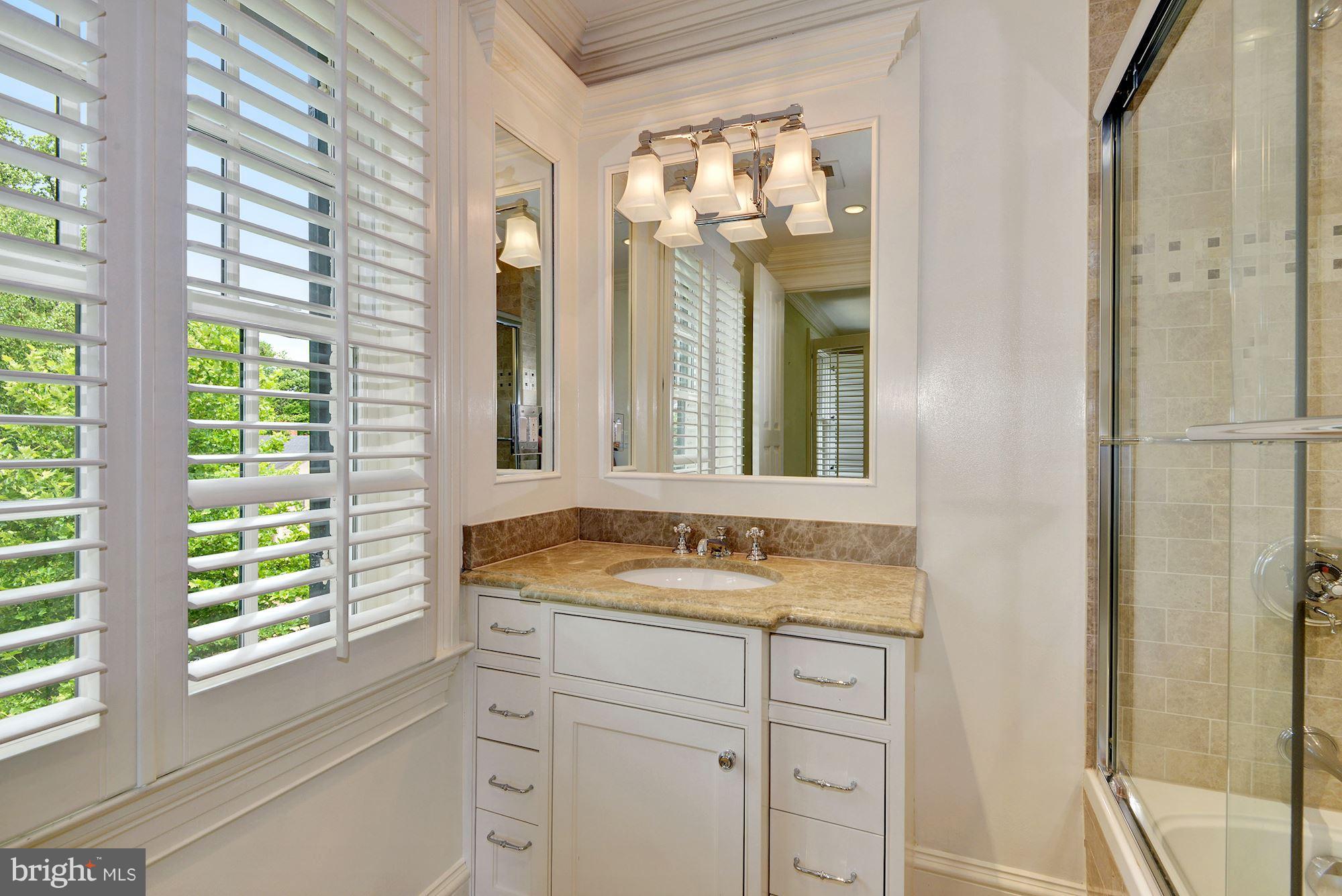 FOXHALL - Residential