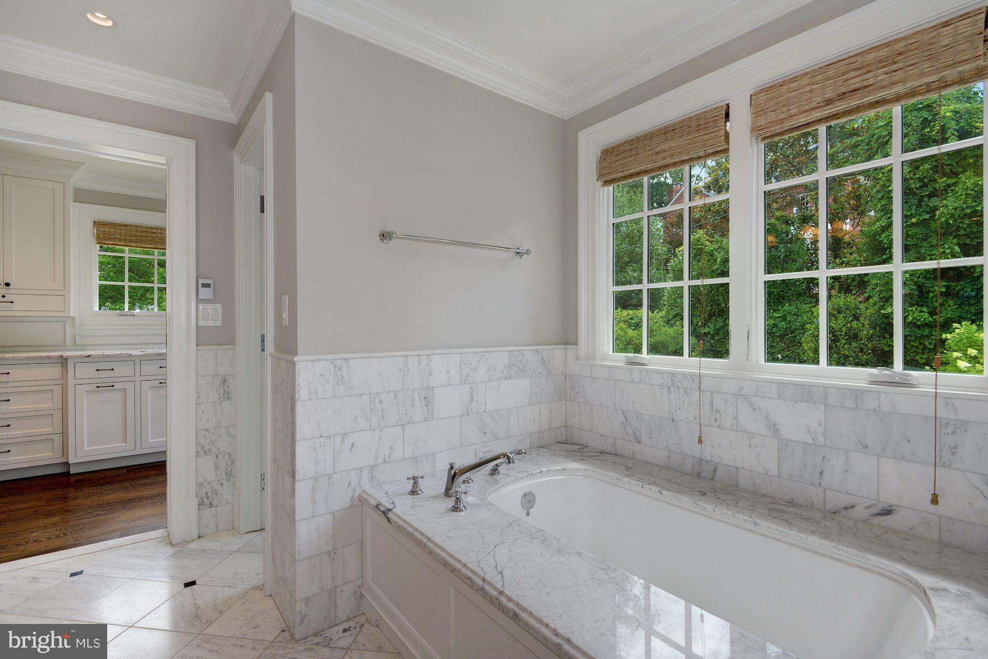 FOXHALL - Residential