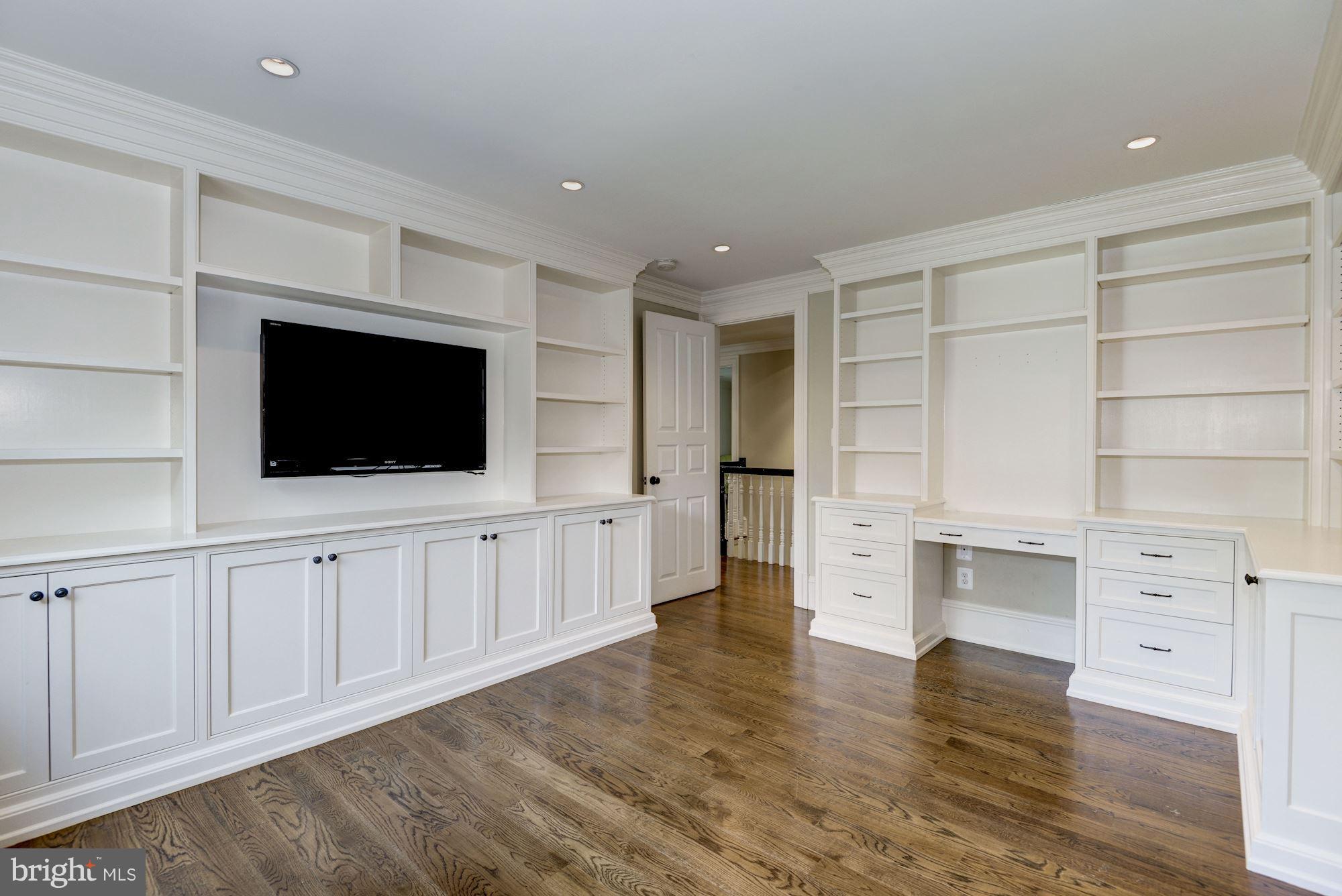 FOXHALL - Residential