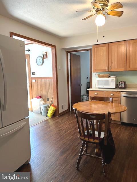 GOLDEN BEACH - Residential