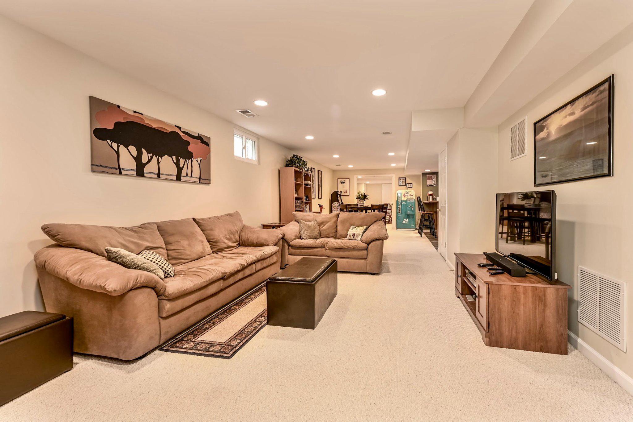 POTOMAC LAKES - Residential